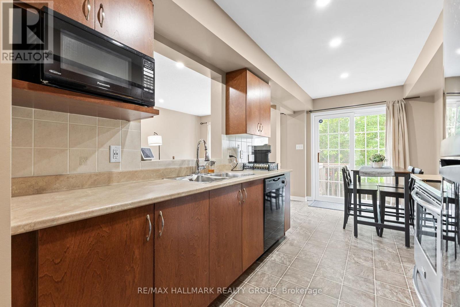 404 Wisteria Crescent