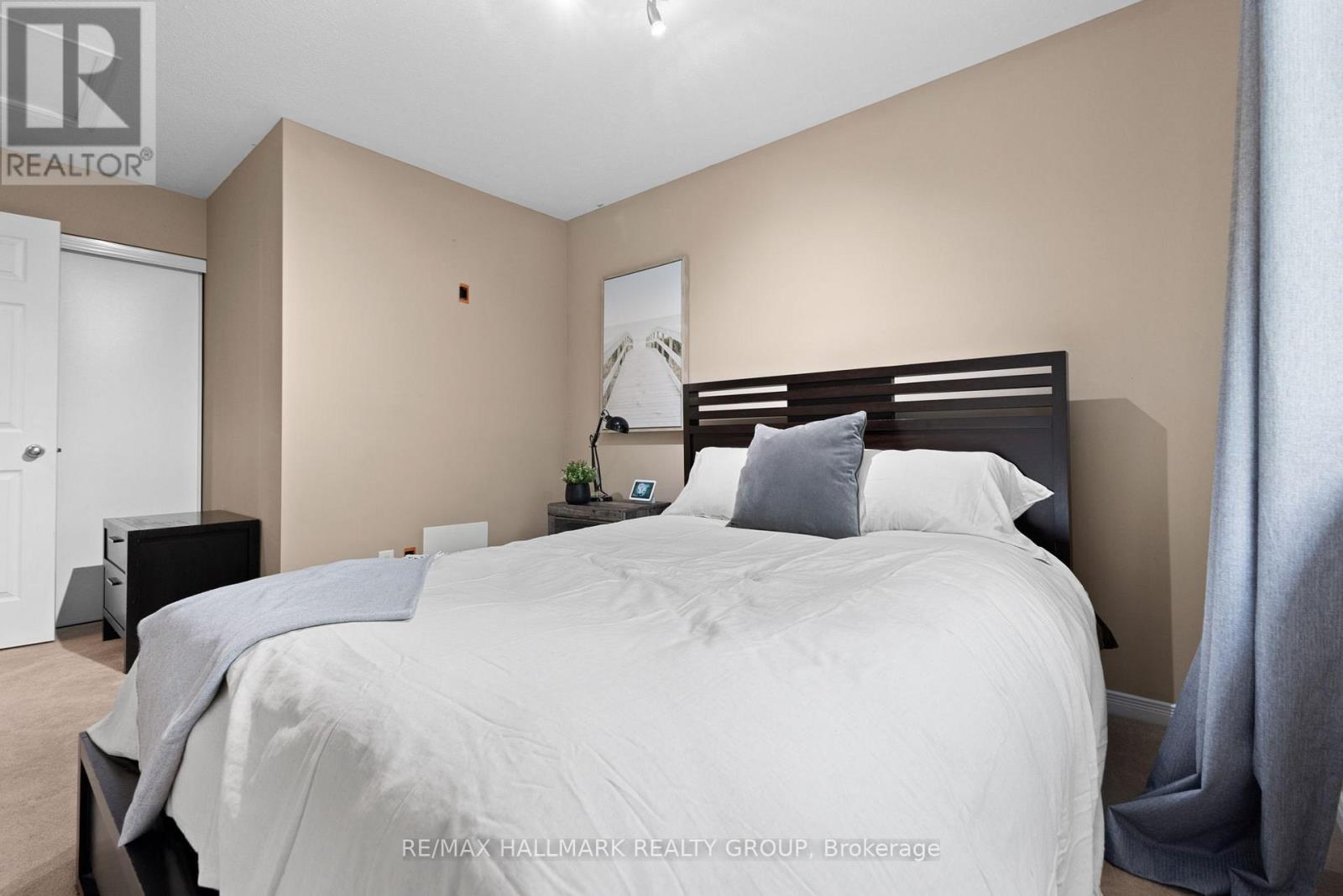 404 Wisteria Crescent