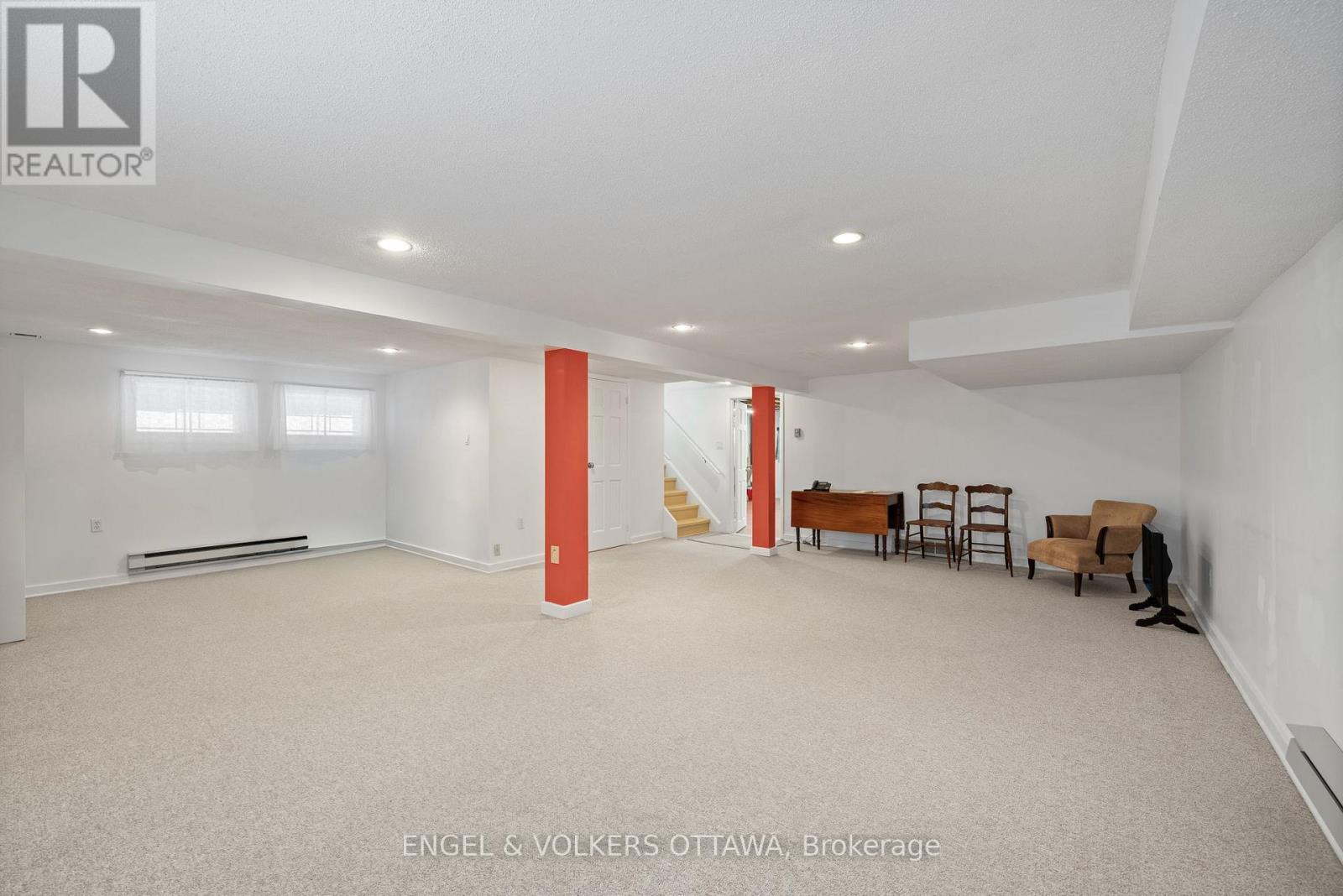 702 Dovercourt Avenue