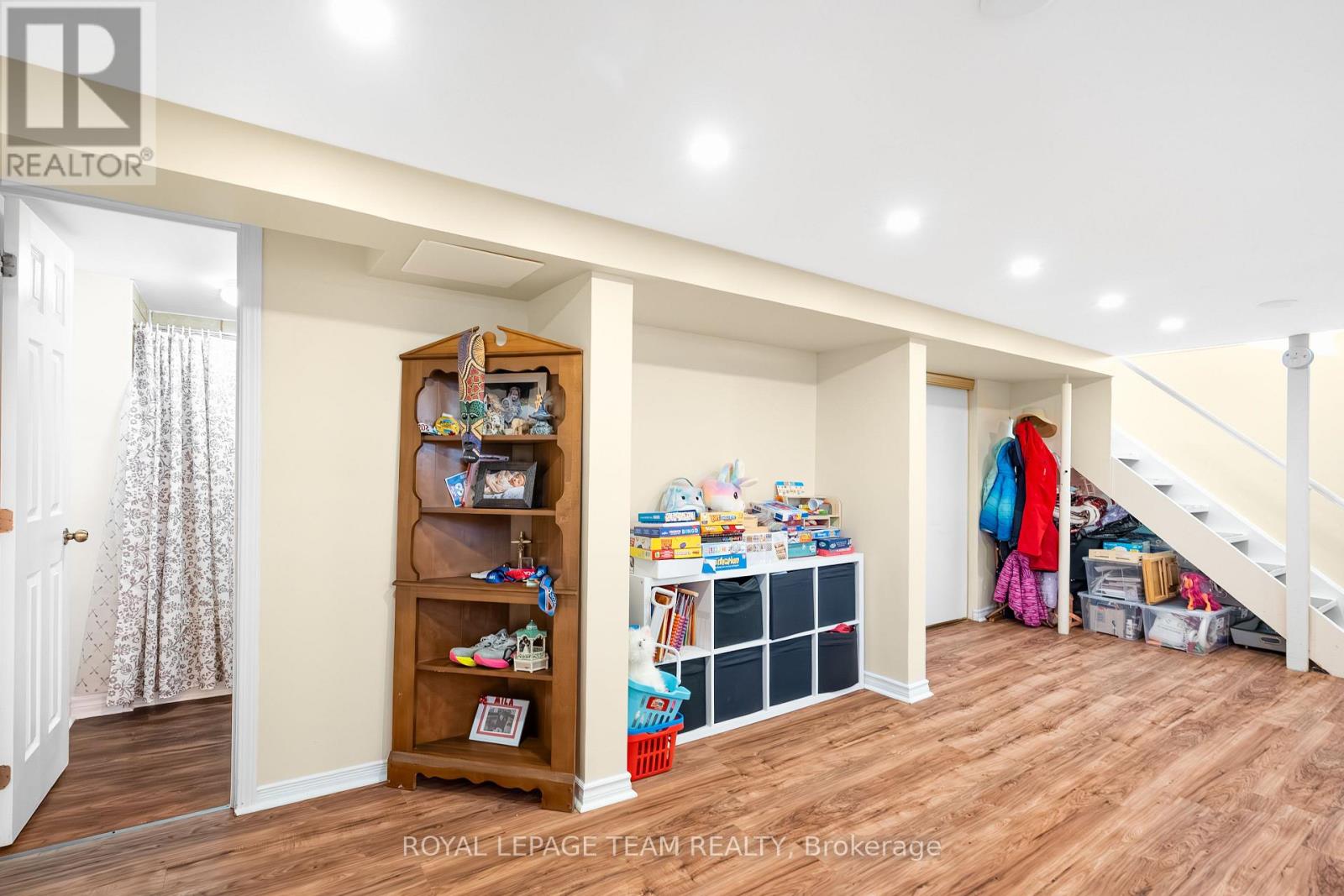 852 Borthwick Avenue