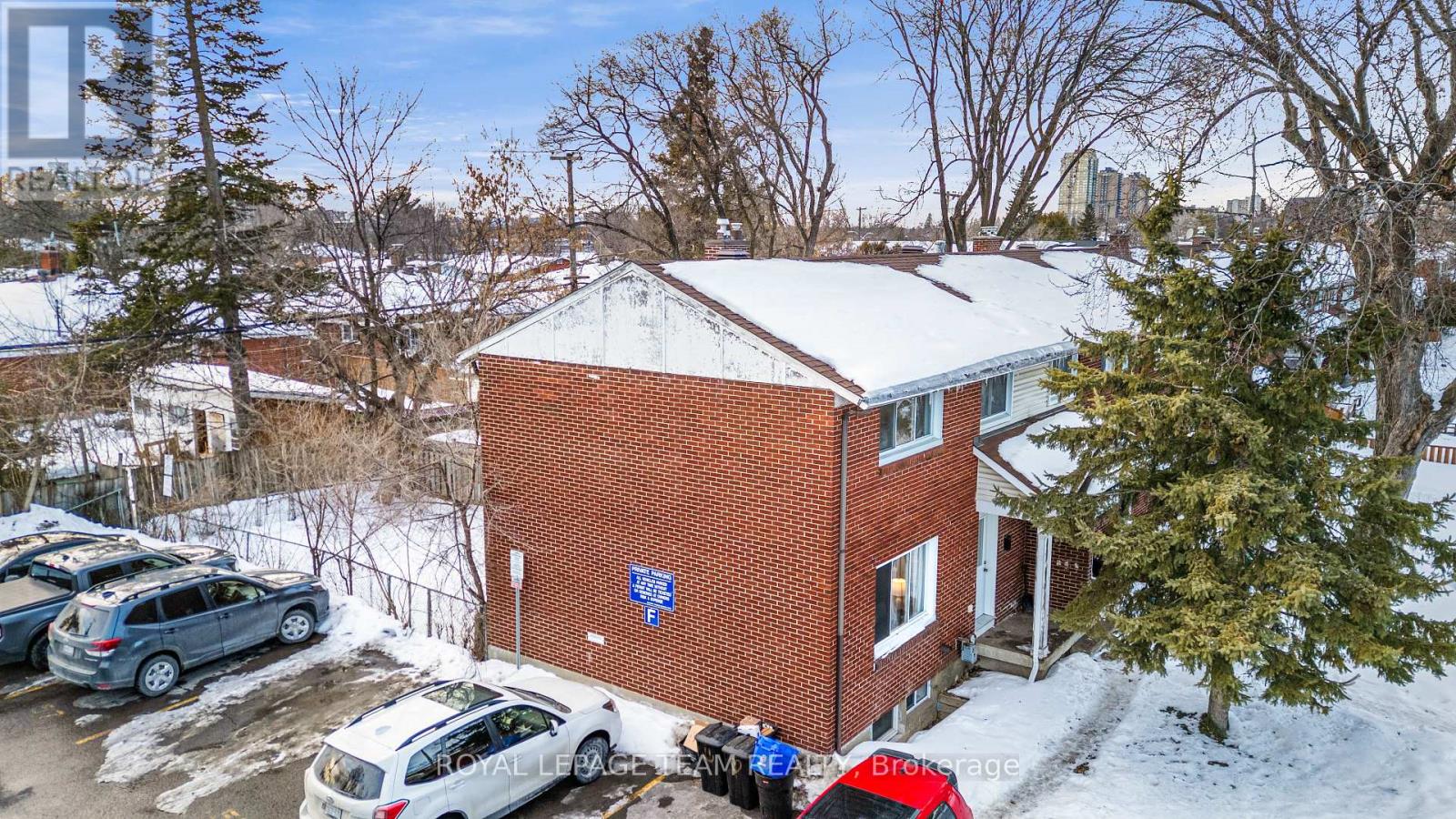 852 Borthwick Avenue