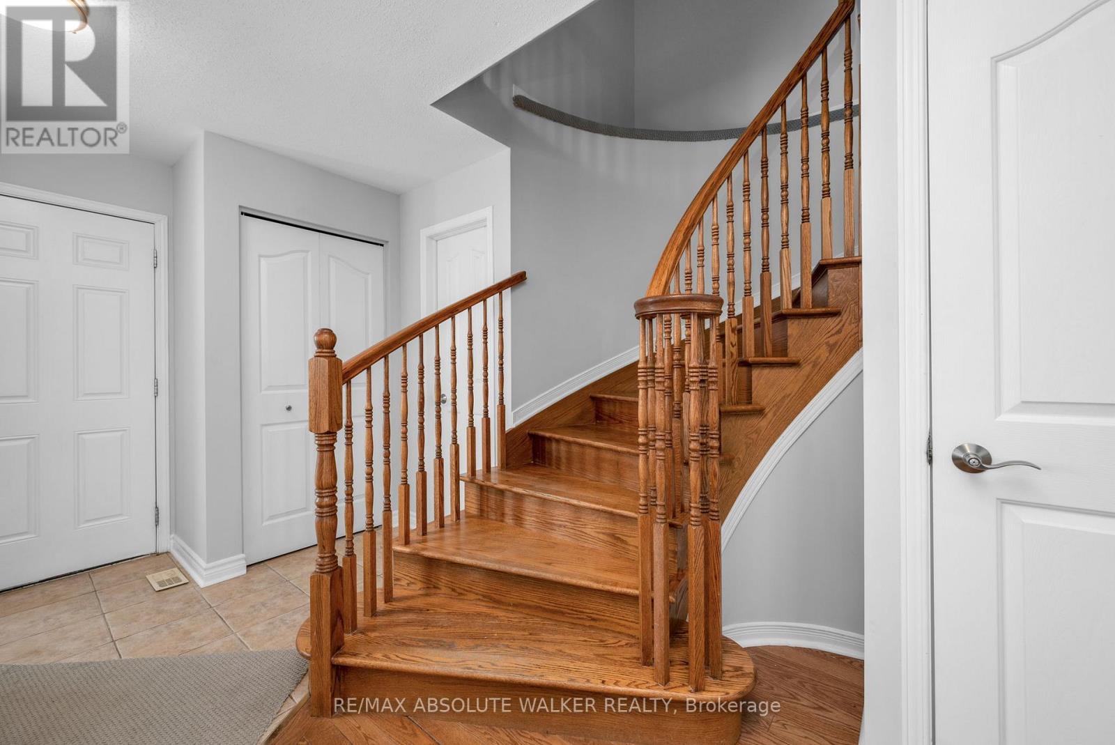 2351 Glandriel Crescent