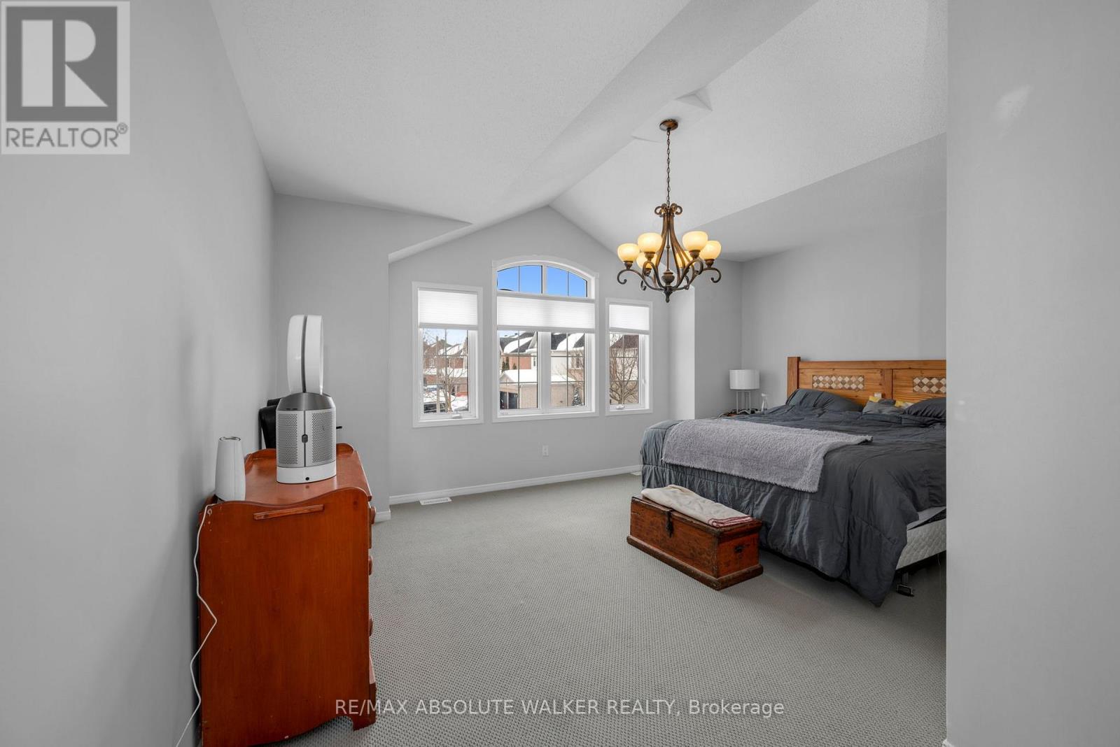 2351 Glandriel Crescent