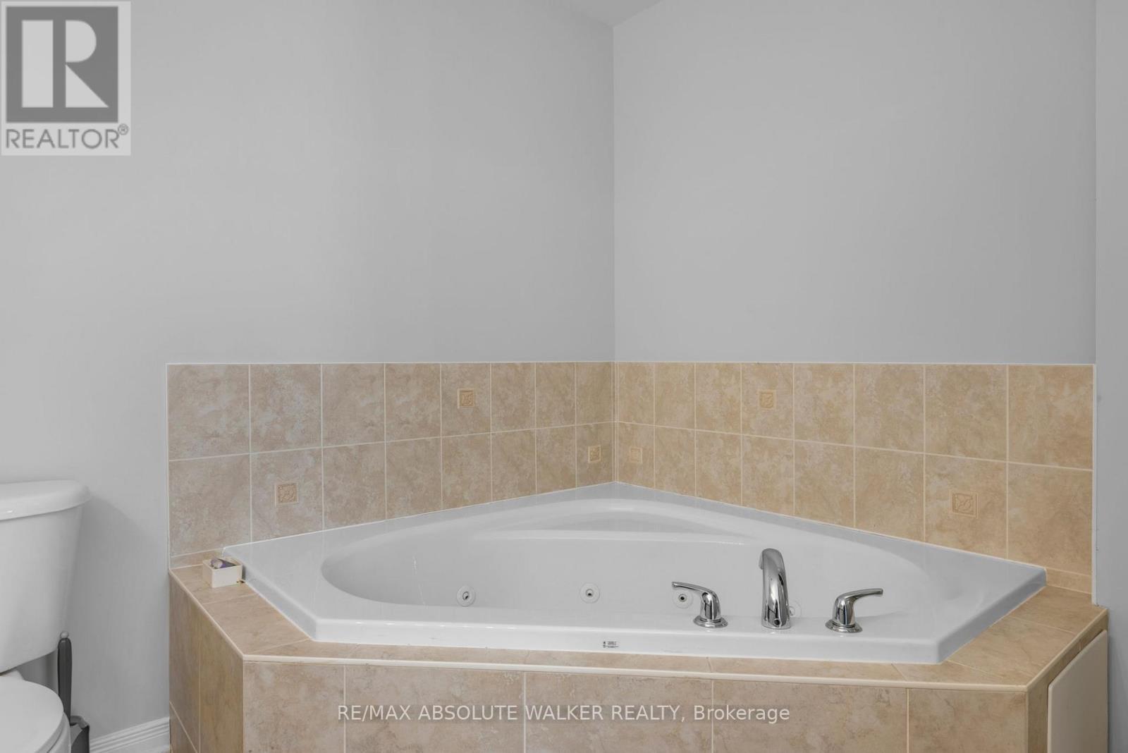 2351 Glandriel Crescent