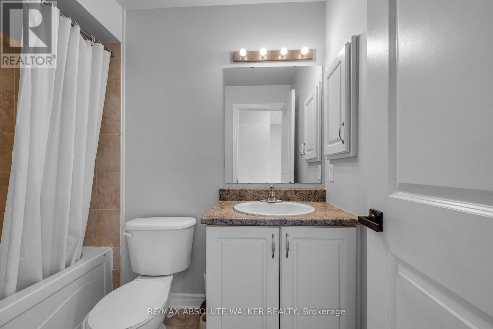 2351 Glandriel Crescent