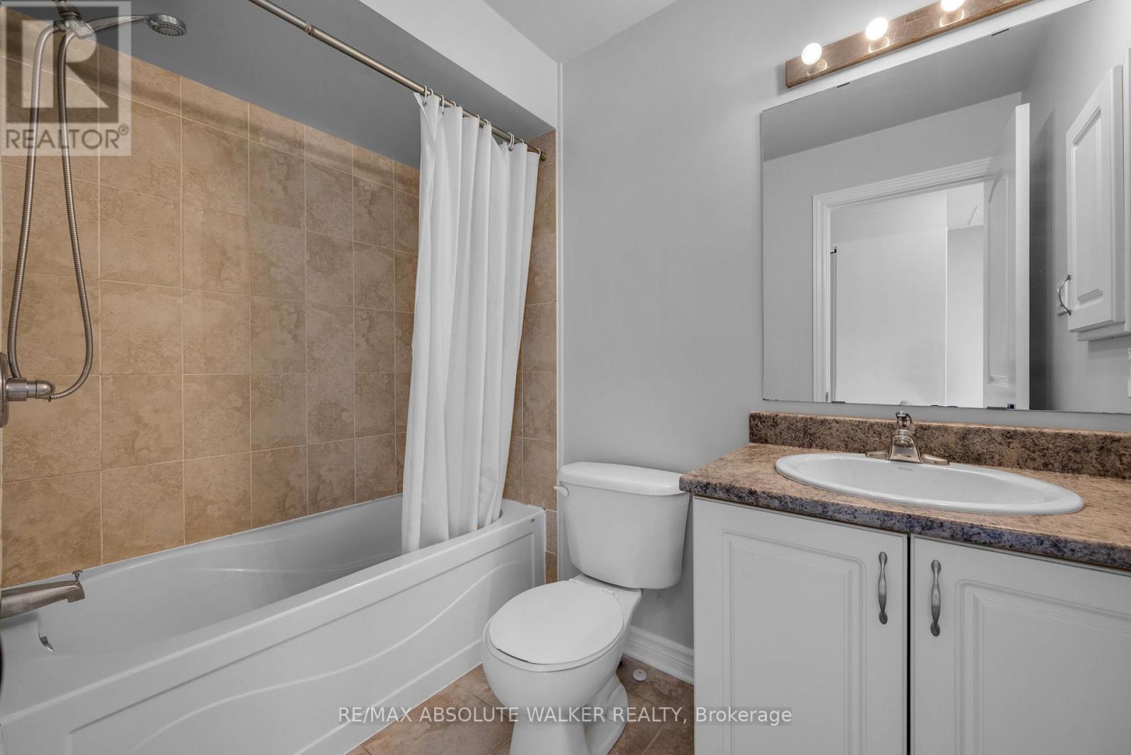 2351 Glandriel Crescent