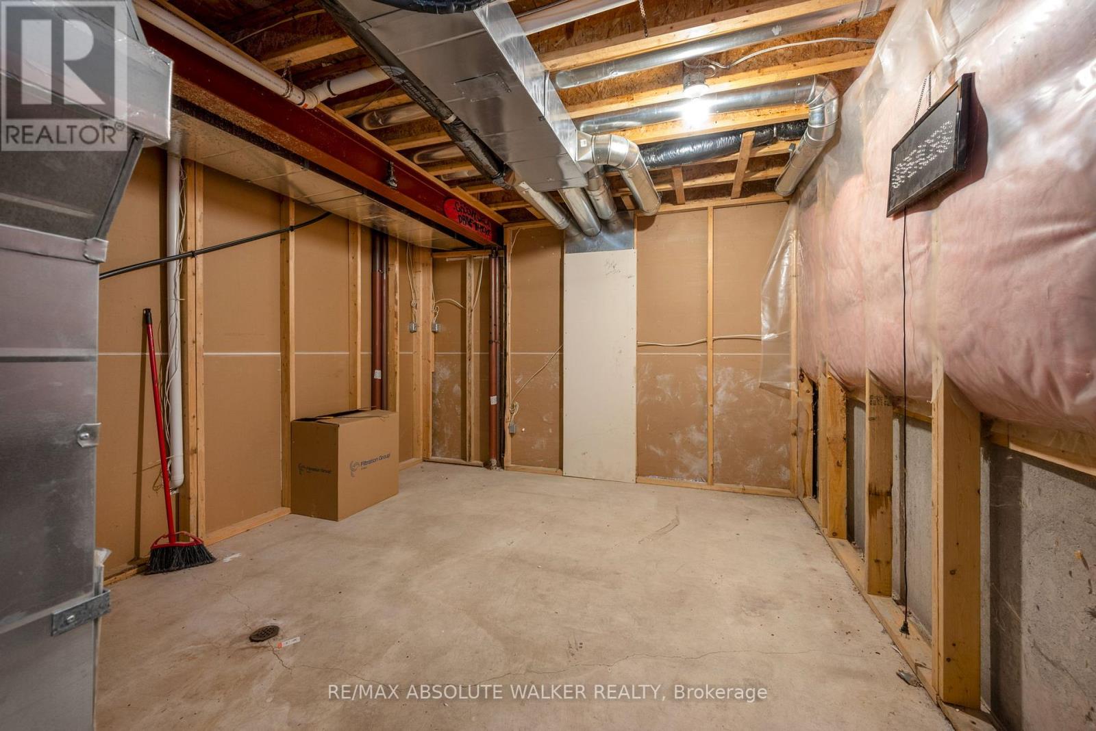 2351 Glandriel Crescent