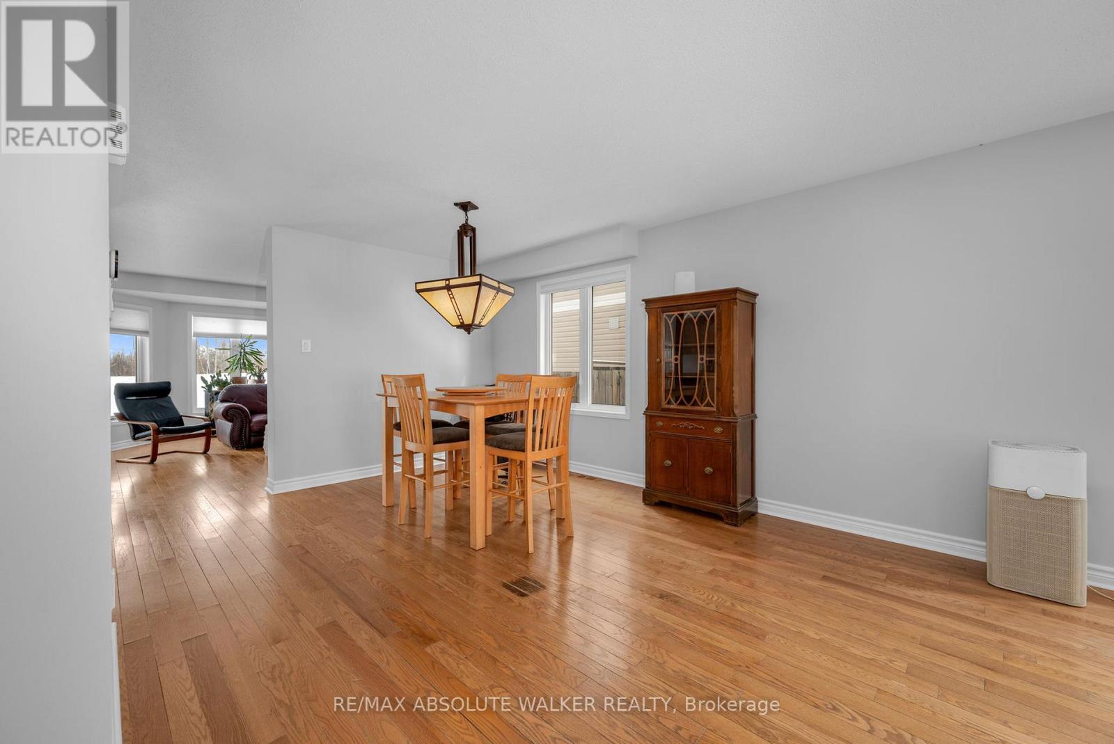 2351 Glandriel Crescent