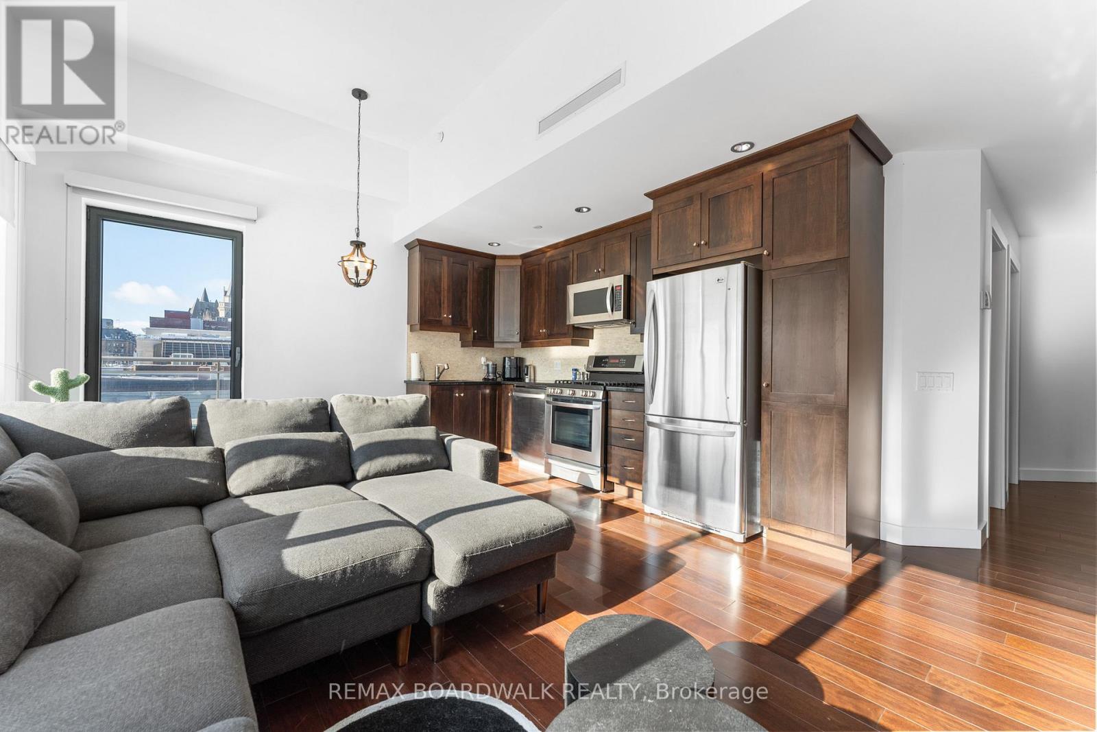 401 - 90 George Street