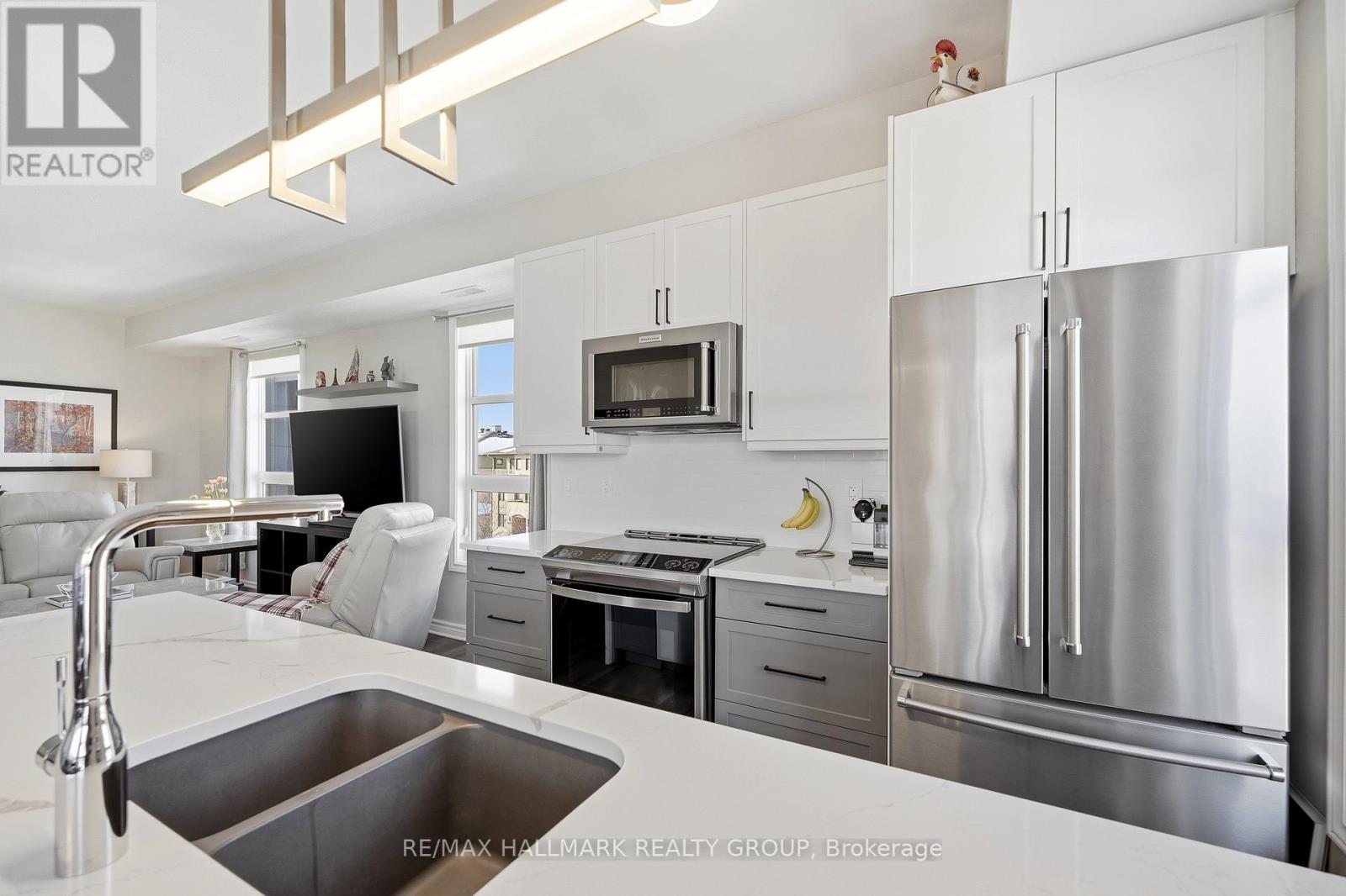 404 - 215 Titanium Private