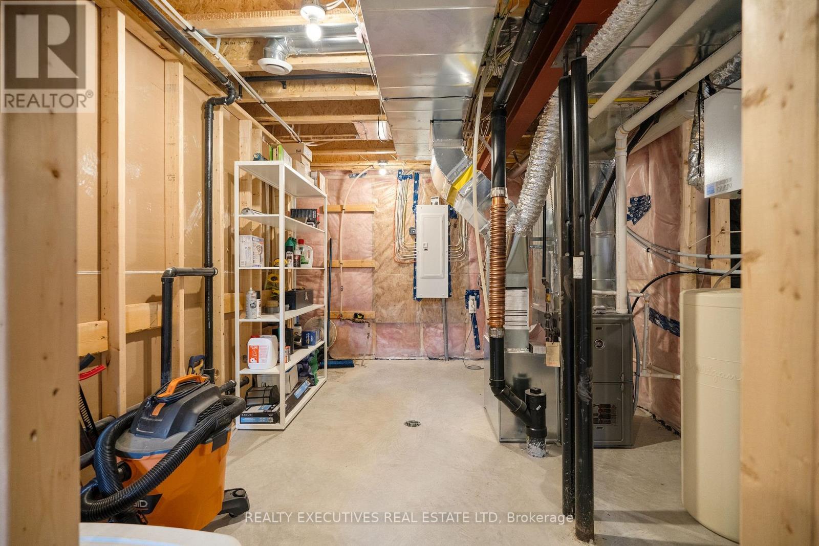 460 Arora Crescent S