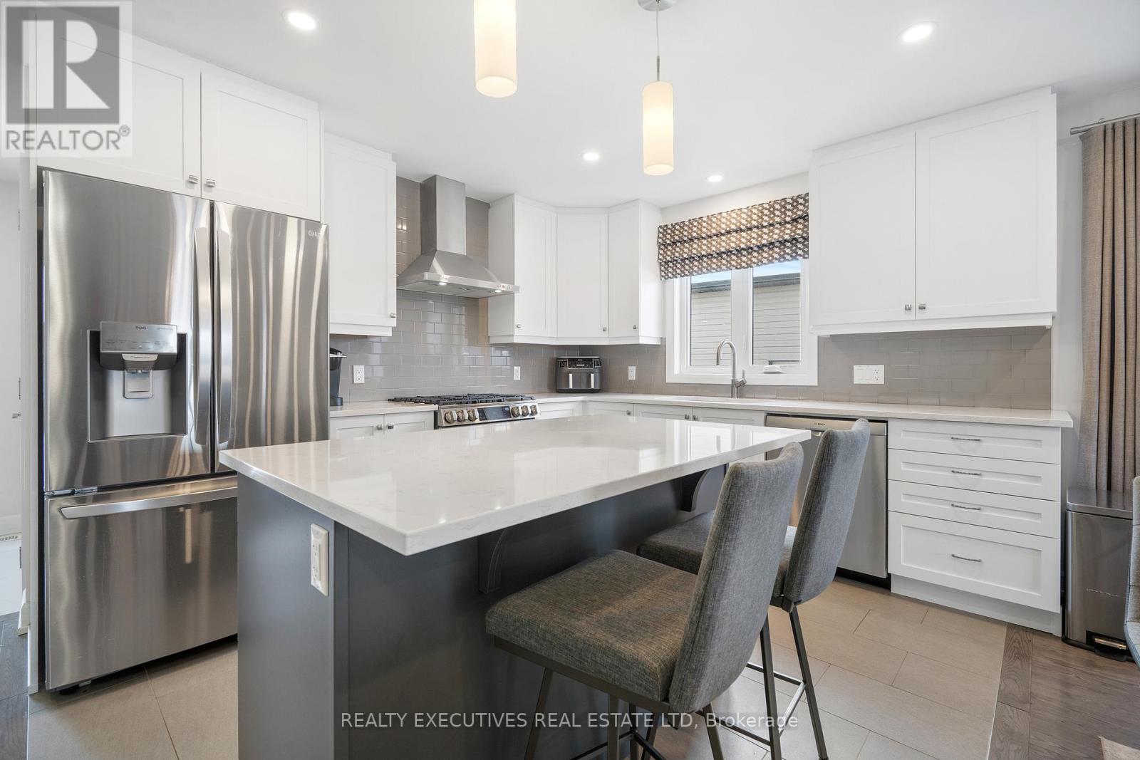 460 Arora Crescent S