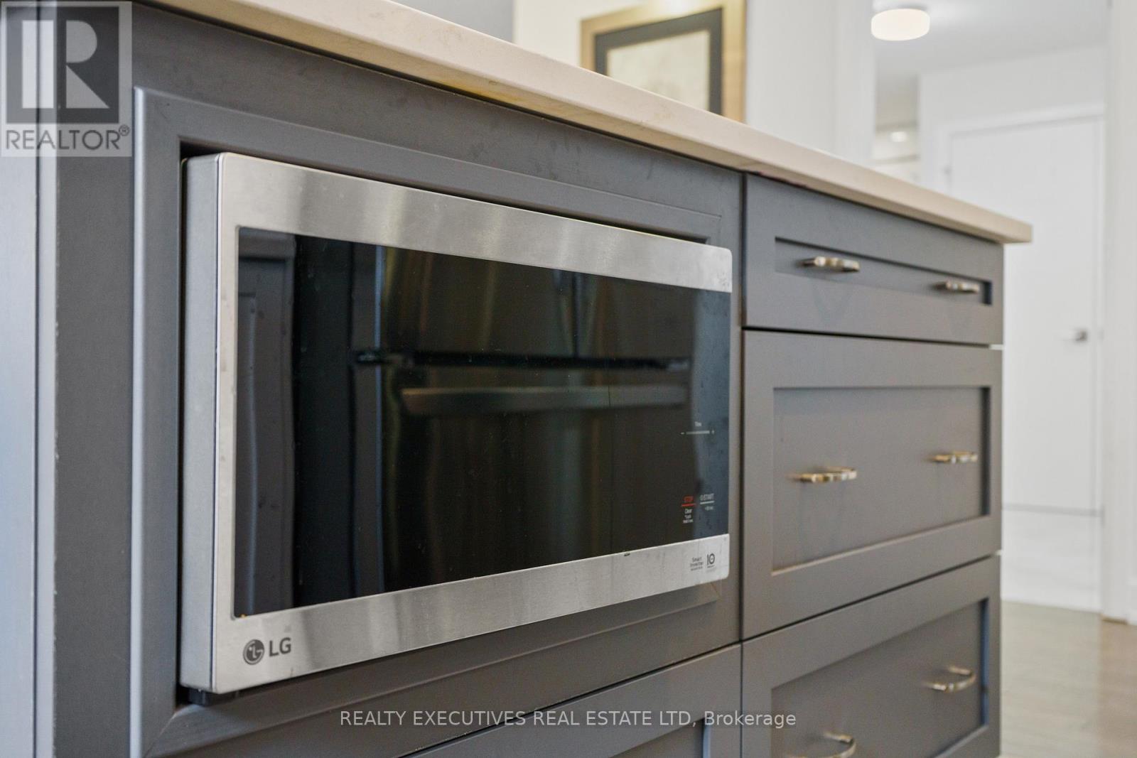 460 Arora Crescent S