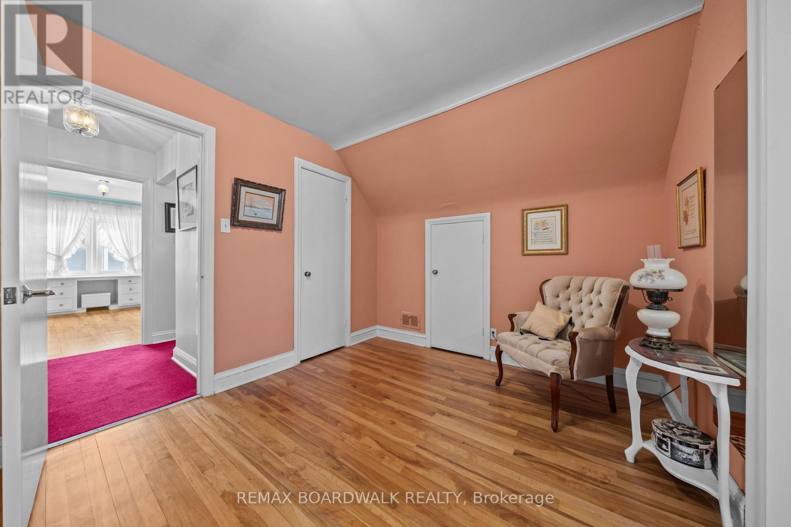 961 Kingsmere Avenue