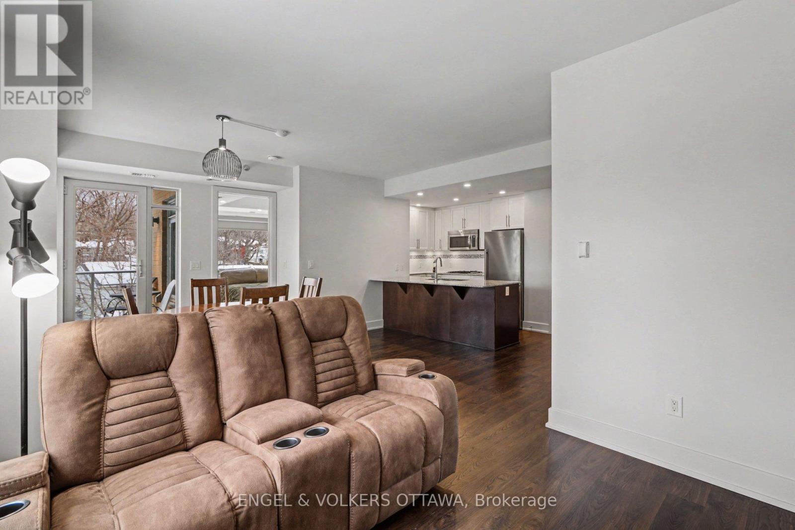 318 - 7 Marquette Avenue