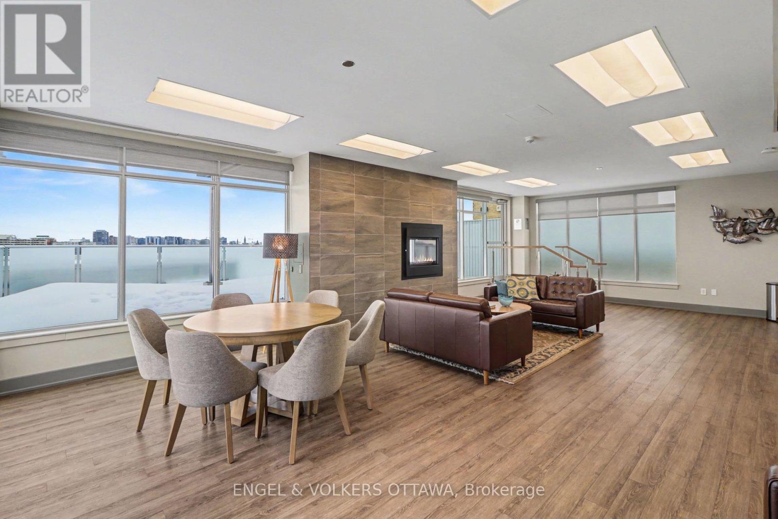 318 - 7 Marquette Avenue