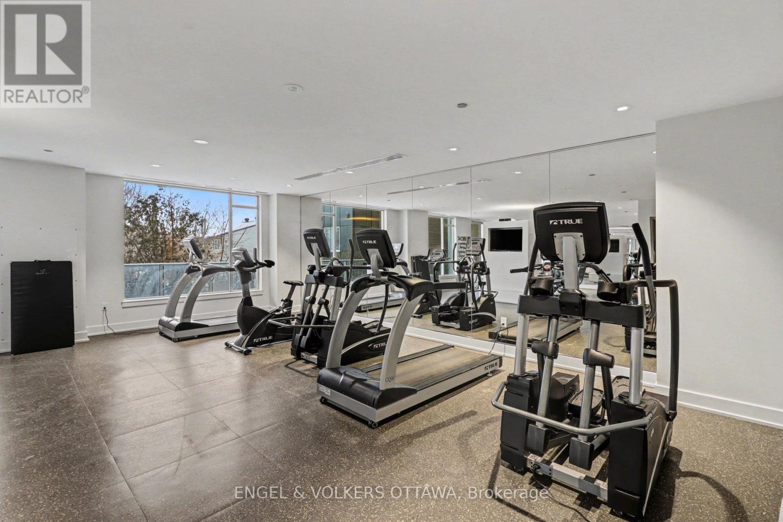 318 - 7 Marquette Avenue