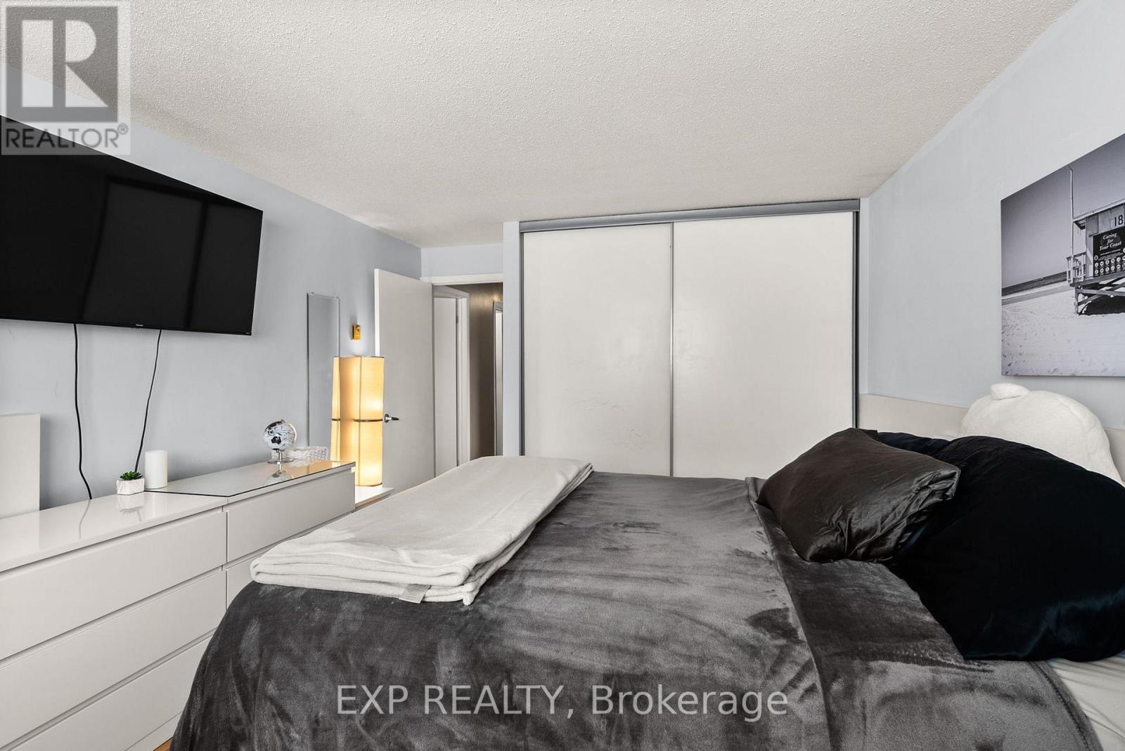 4 - 260 Fenerty Court