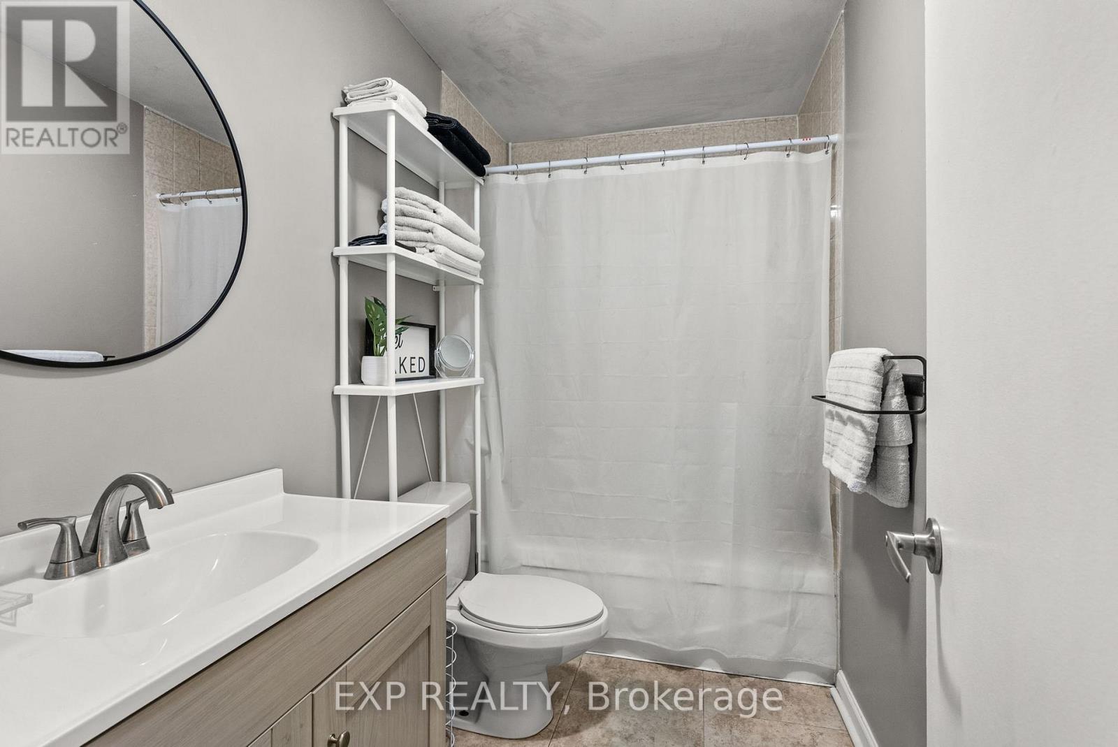 4 - 260 Fenerty Court