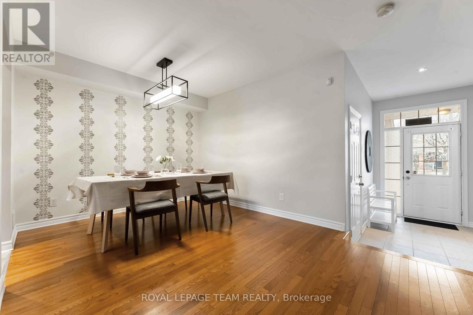 246 Tandalee Crescent