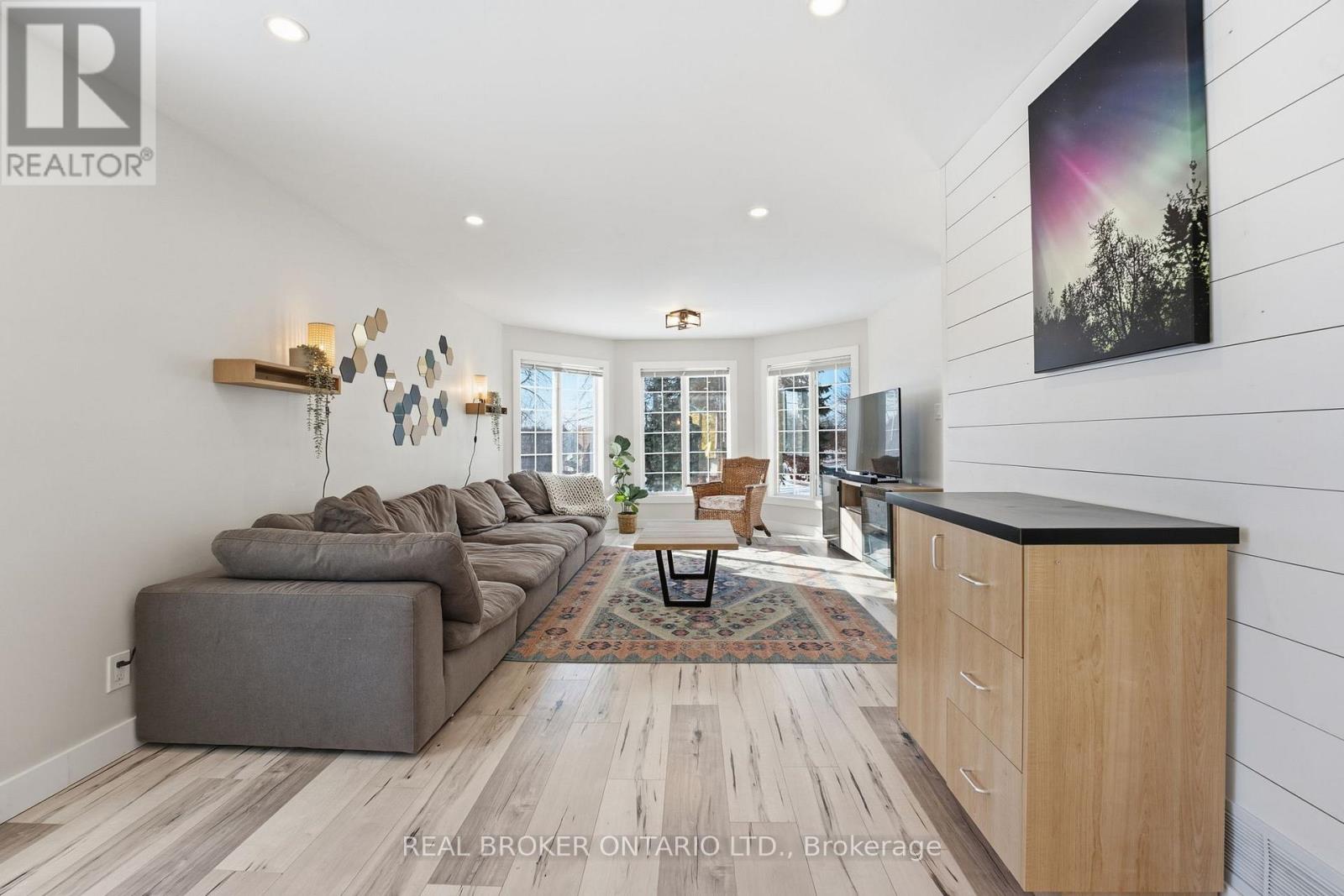 1391 Sutherland Drive