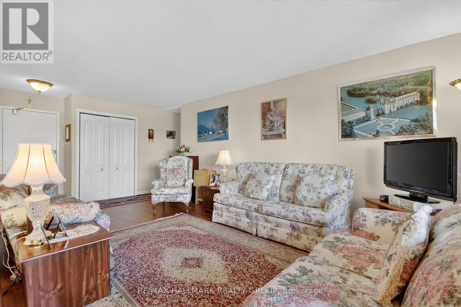 407 - 2400 Virginia Drive