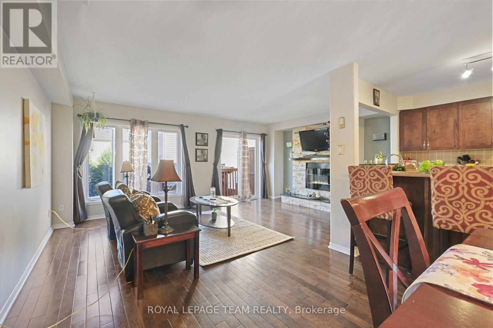 215 Parkrose Private