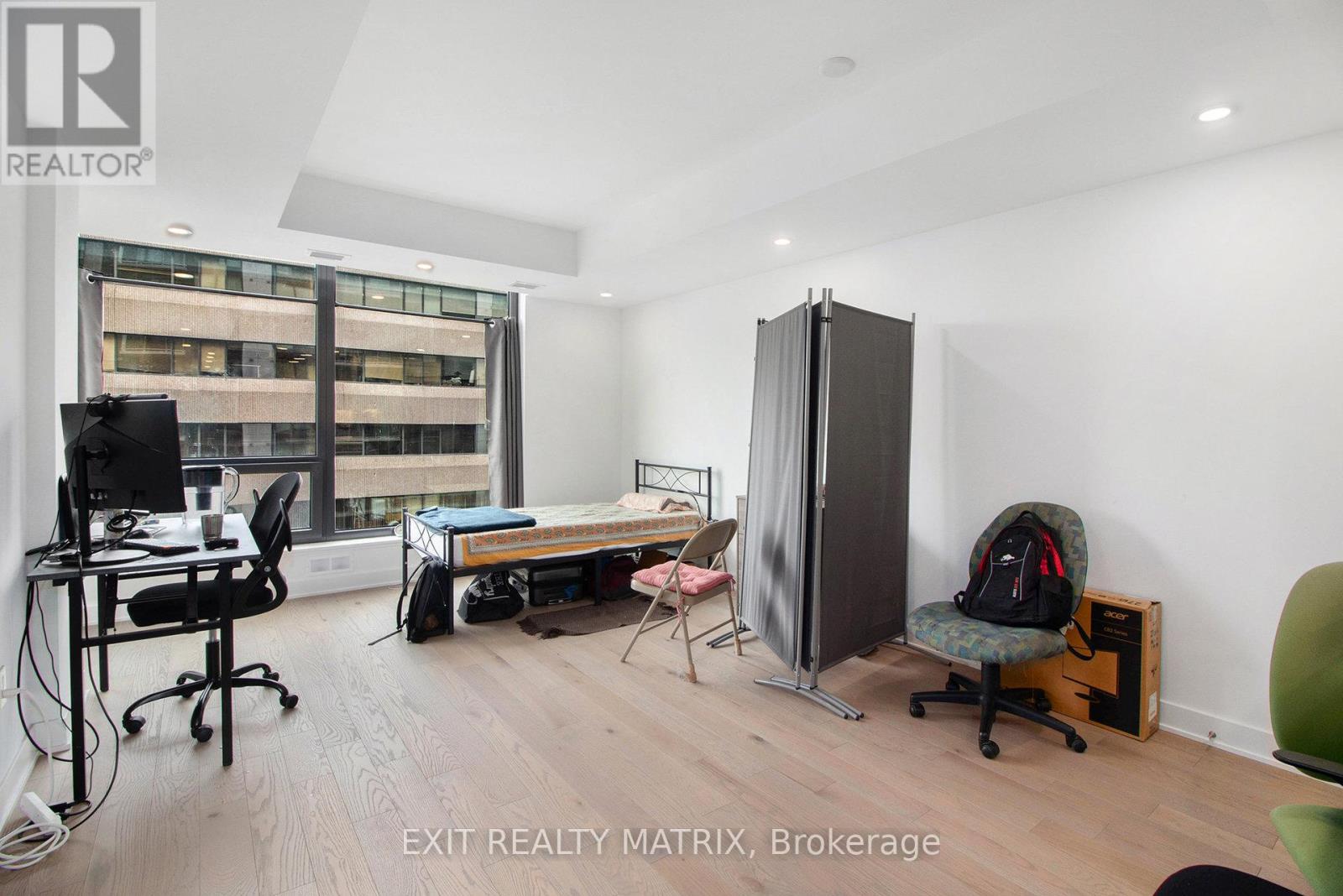 1101 - 340 Queen Street