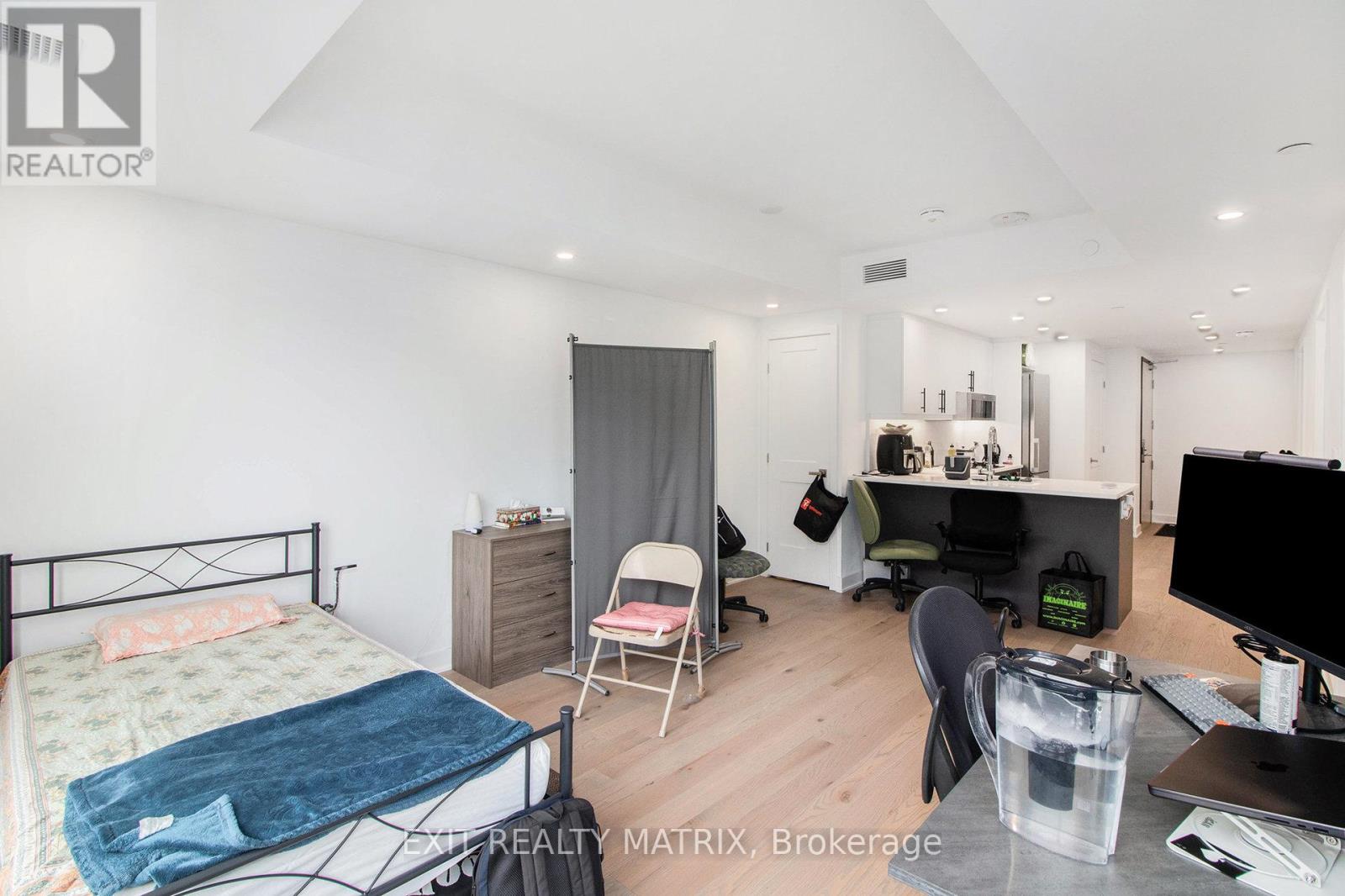 1101 - 340 Queen Street