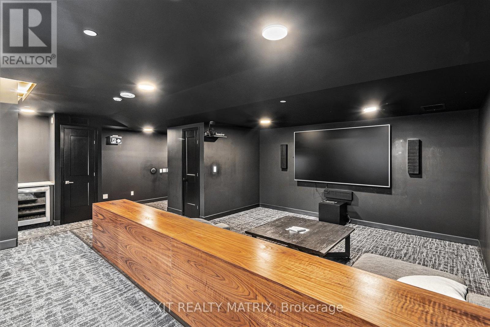 1101 - 340 Queen Street