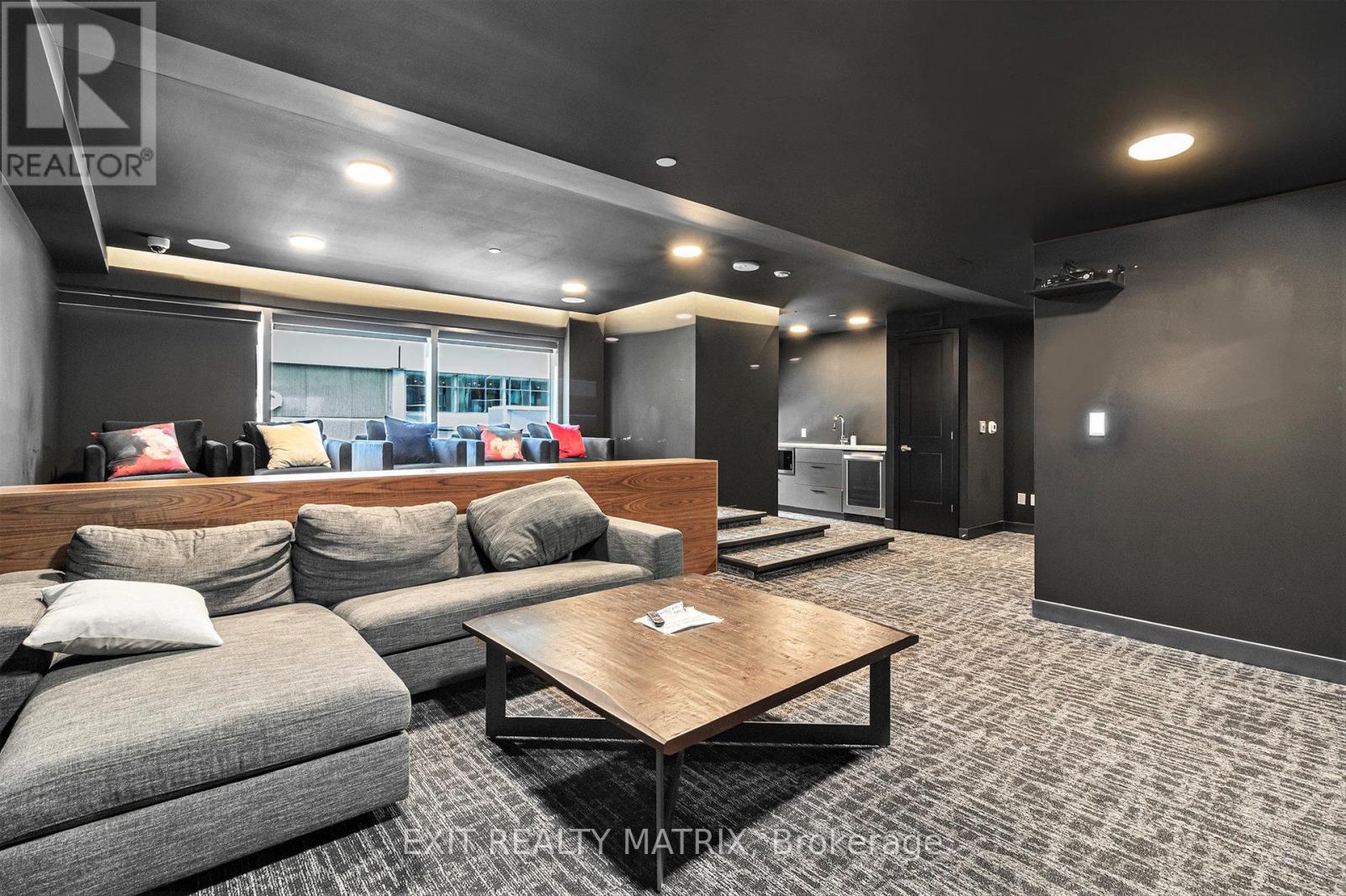 1101 - 340 Queen Street