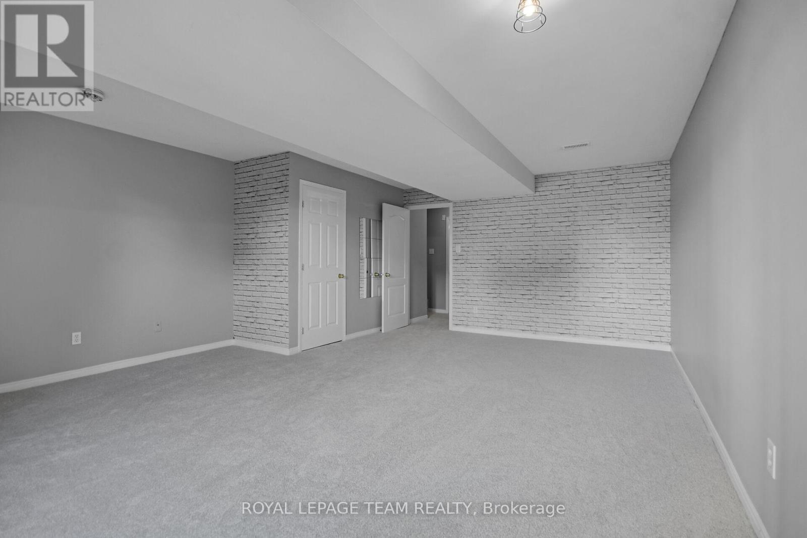 89 Thornbury Crescent