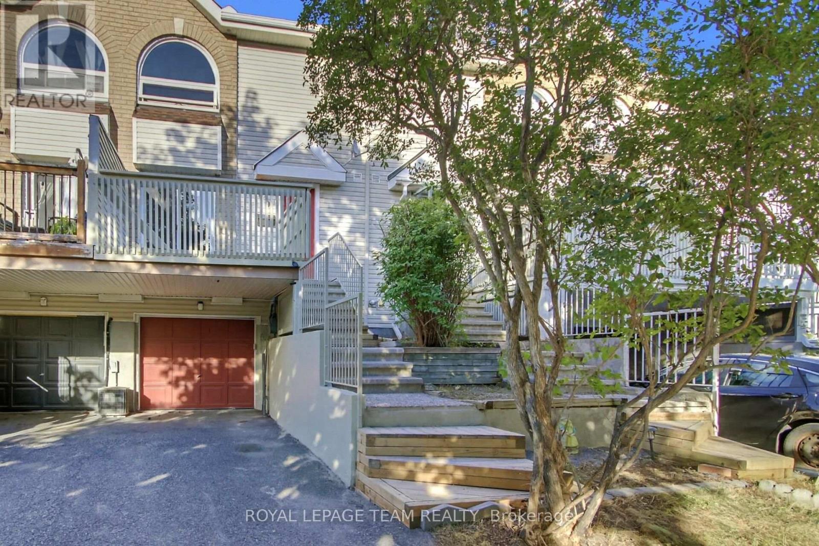 89 Thornbury Crescent