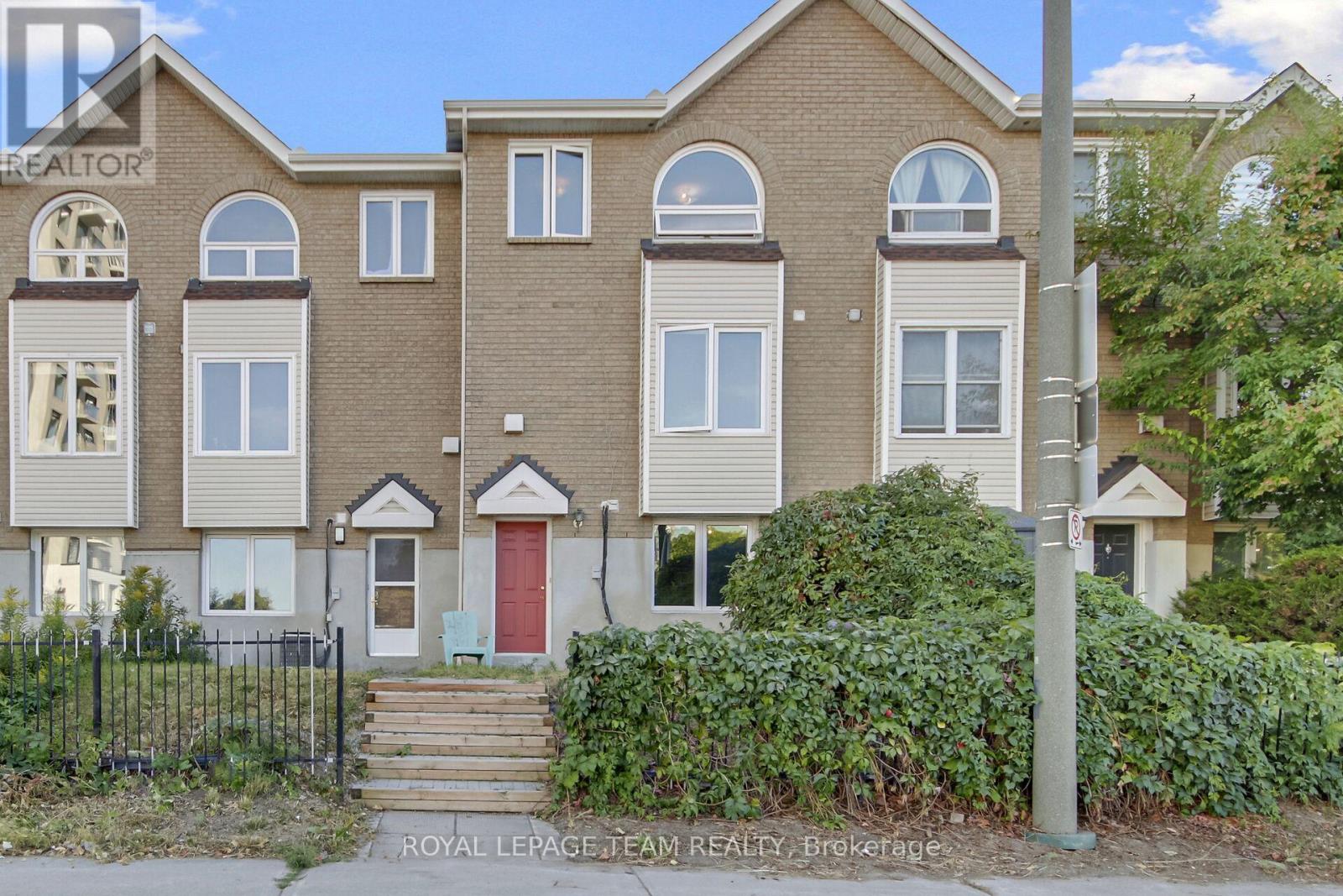 89 Thornbury Crescent