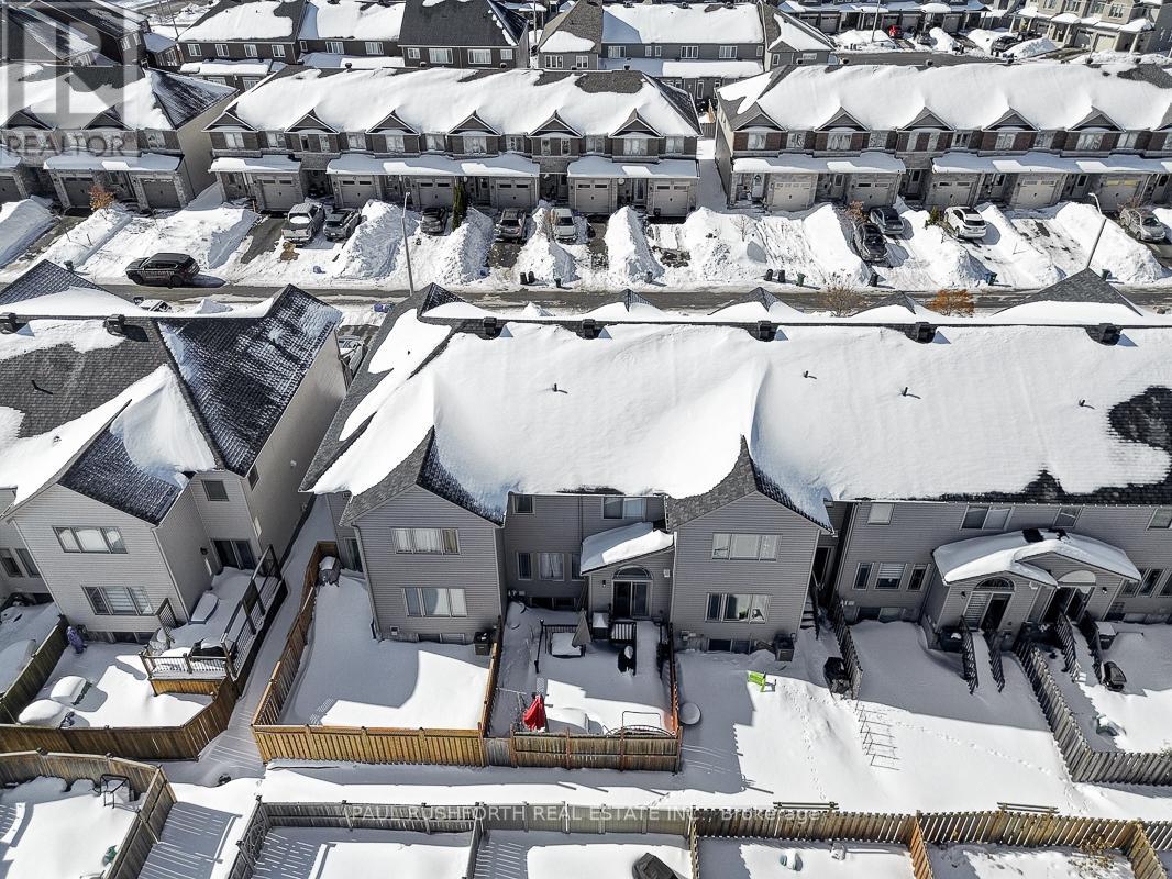 560 Du Pin Rouge Way