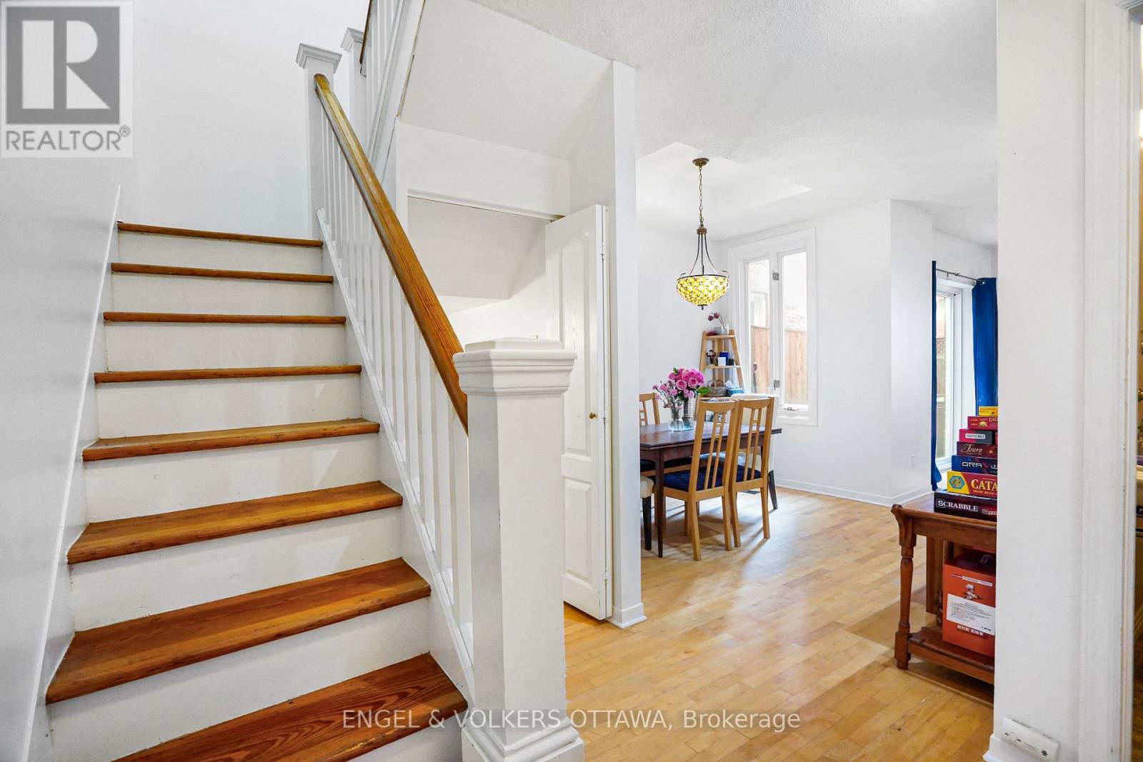 293 Somerset Street E