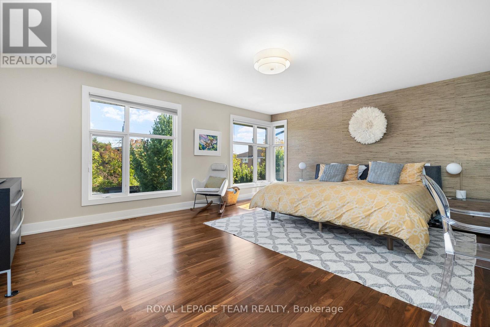 879 Winnington Avenue