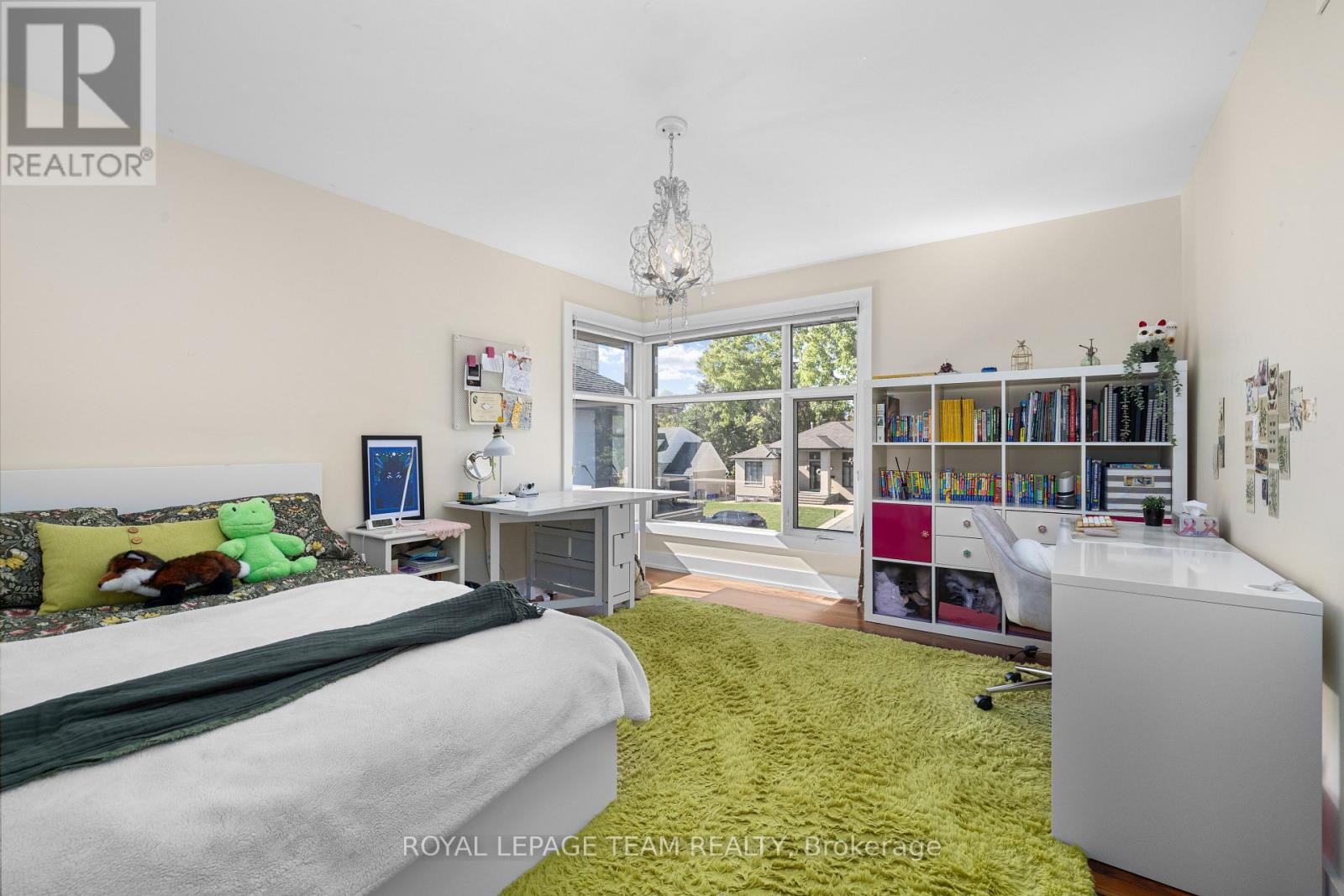 879 Winnington Avenue