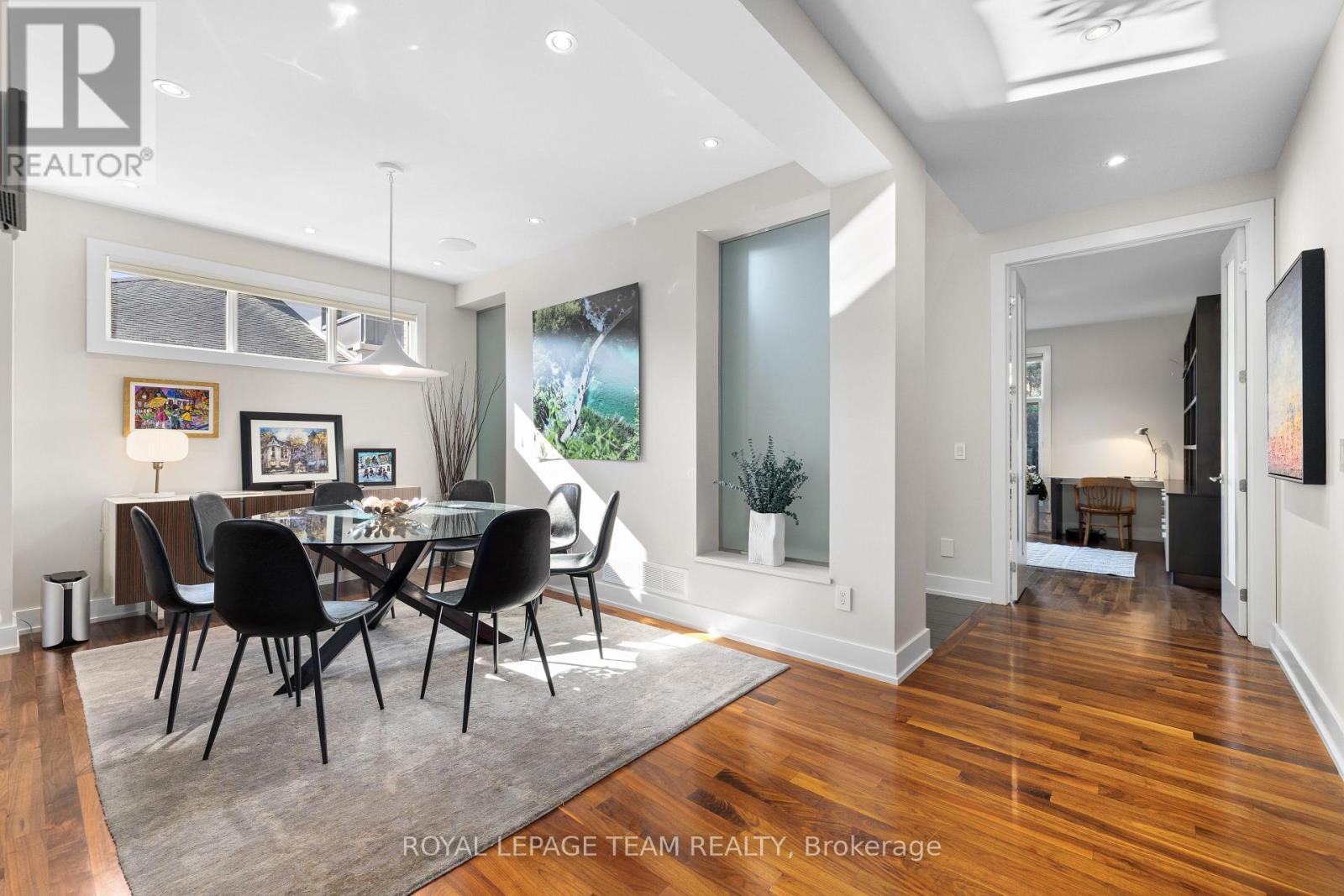 879 Winnington Avenue