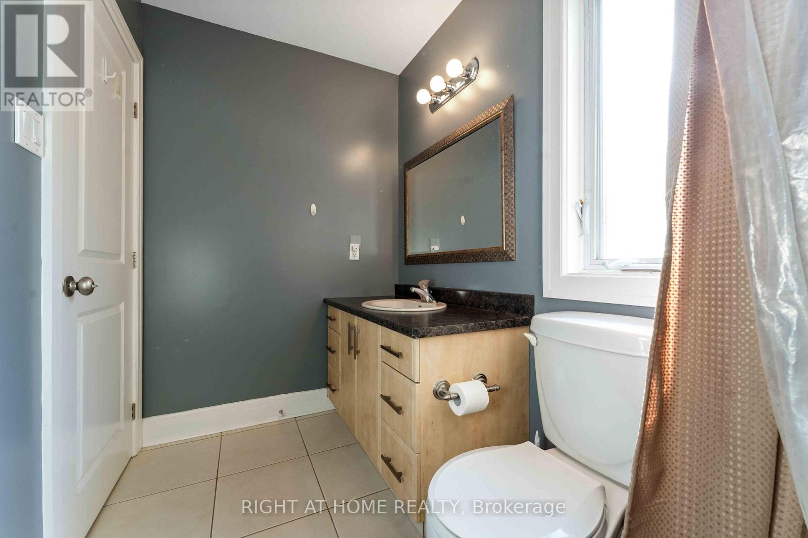 110 Little London Private