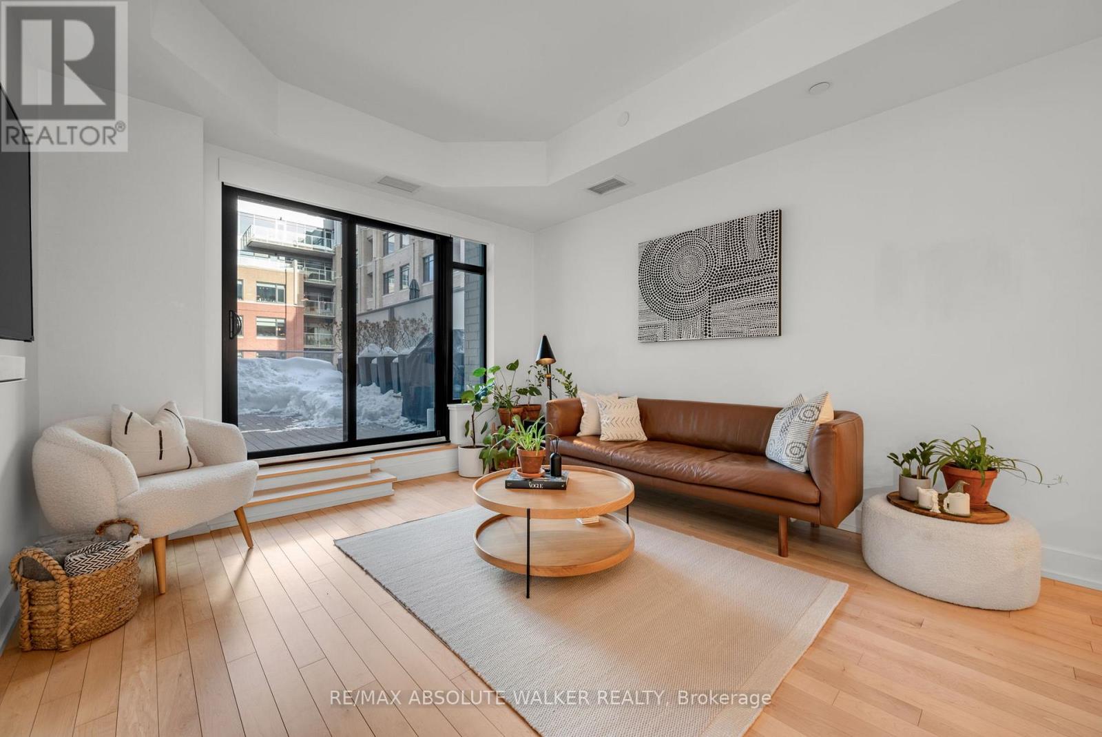 218 - 60 Springhurst Avenue