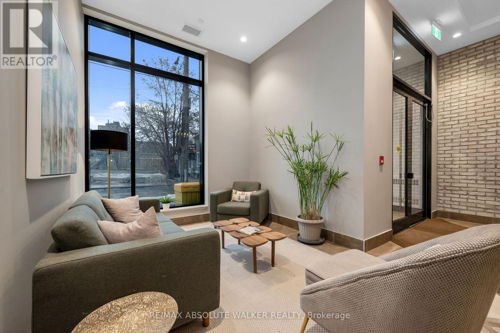 218 - 60 Springhurst Avenue