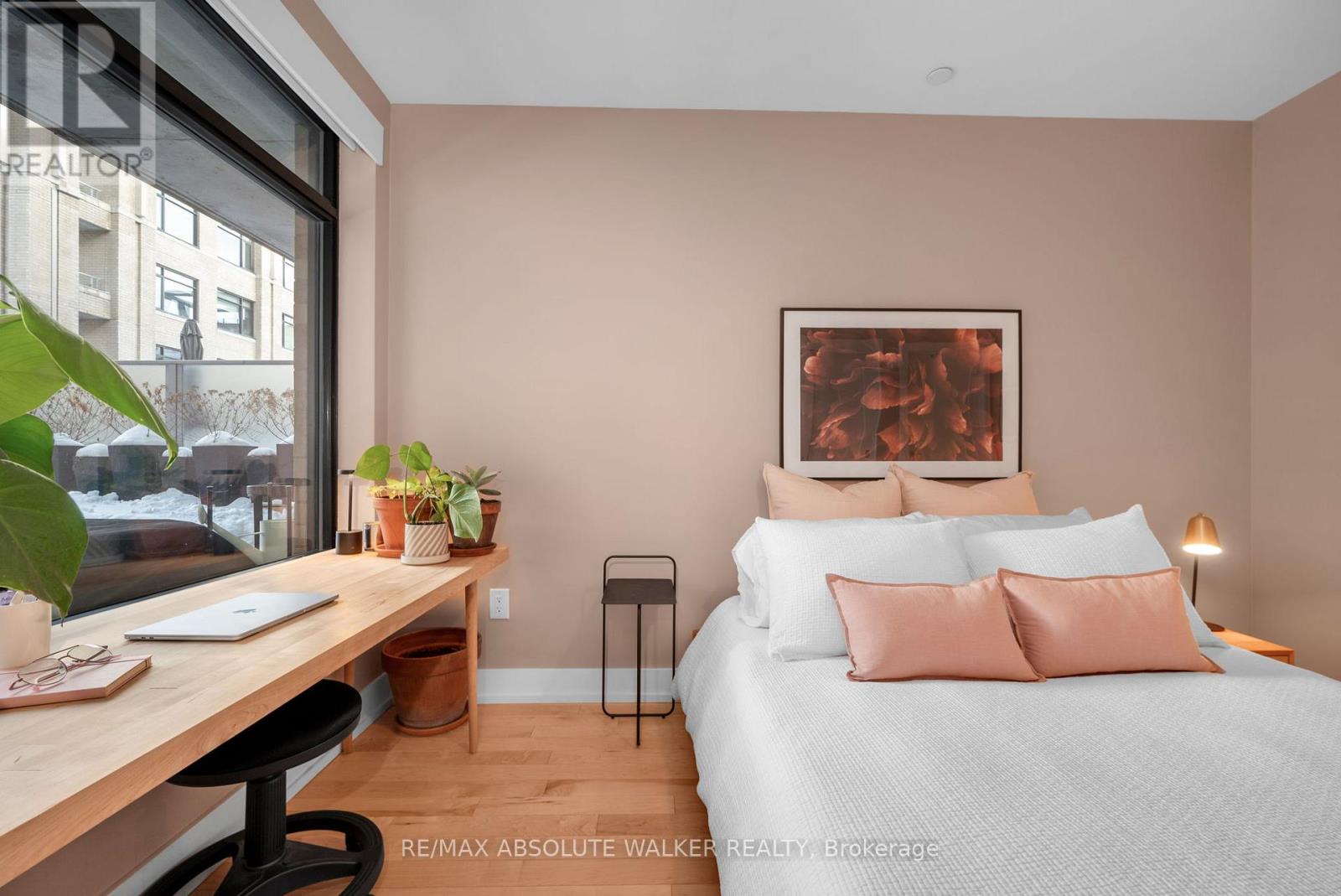 218 - 60 Springhurst Avenue