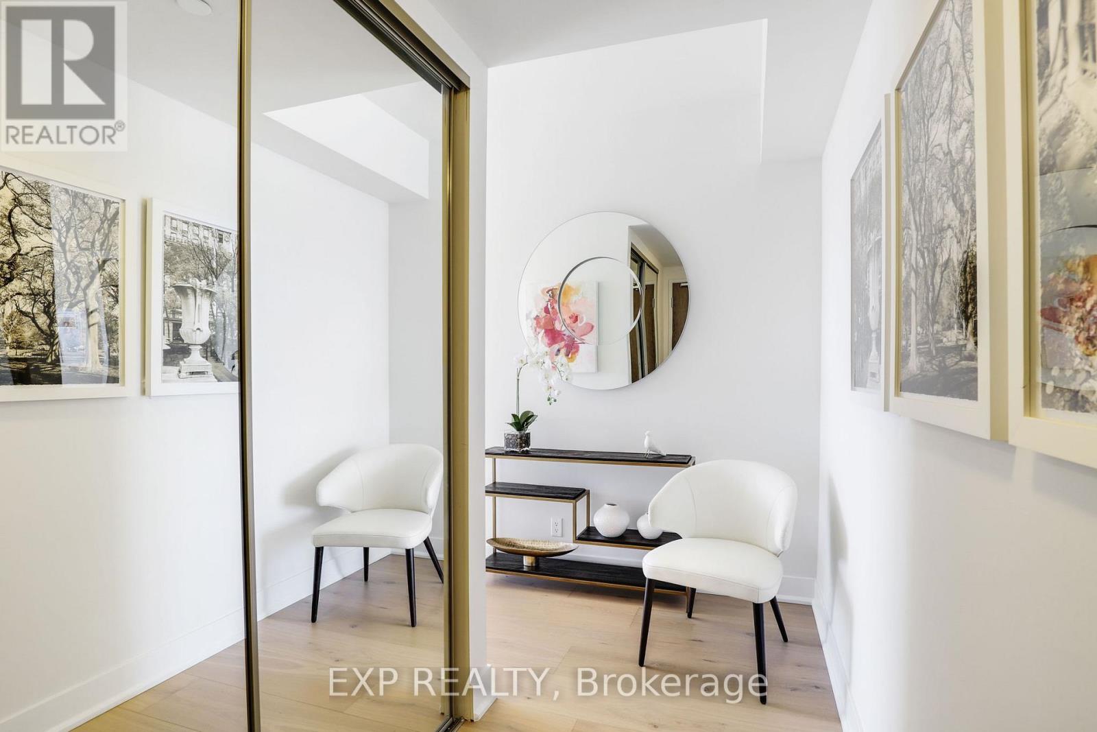 810 - 485 Richmond Road