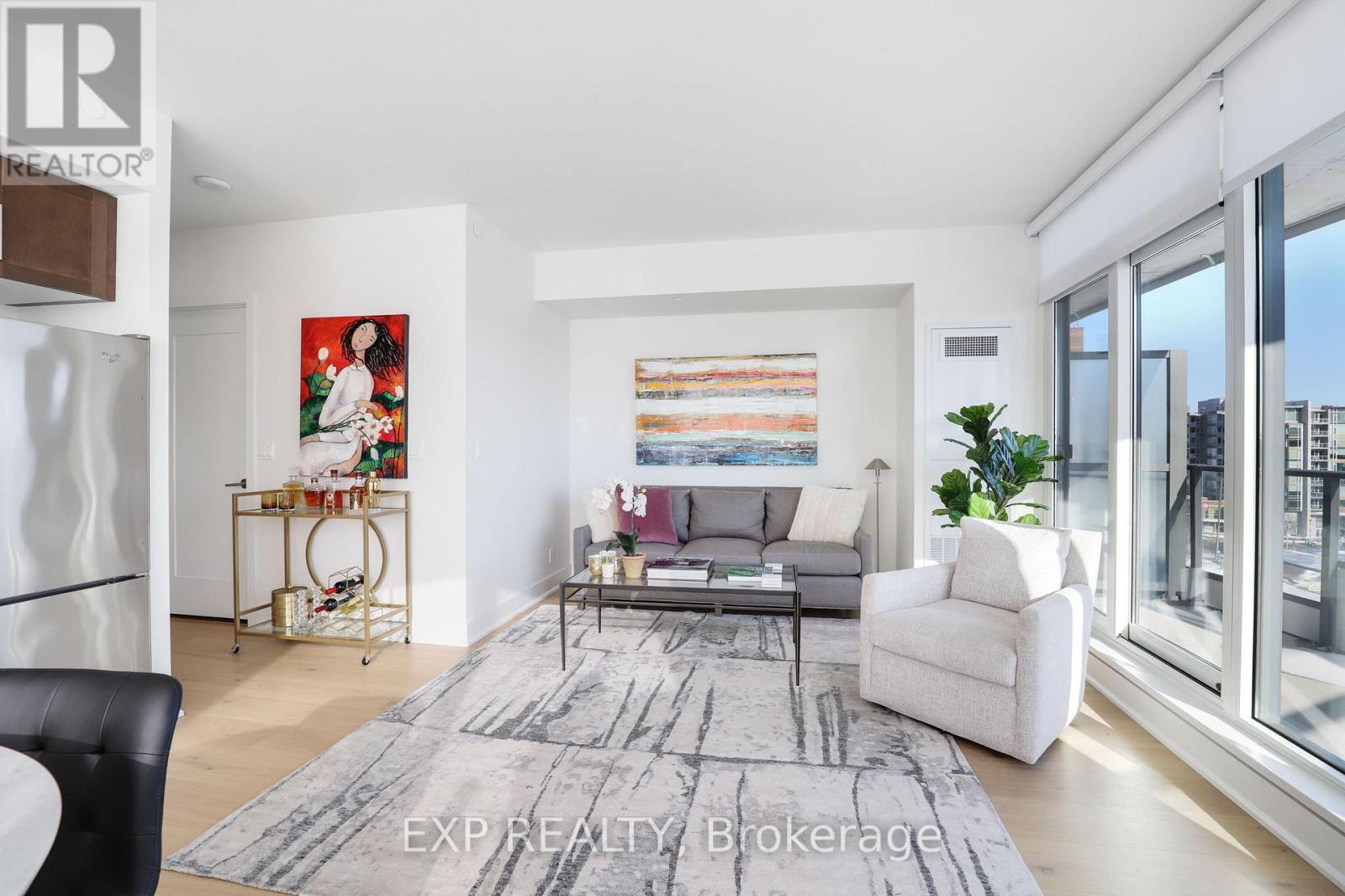 810 - 485 Richmond Road