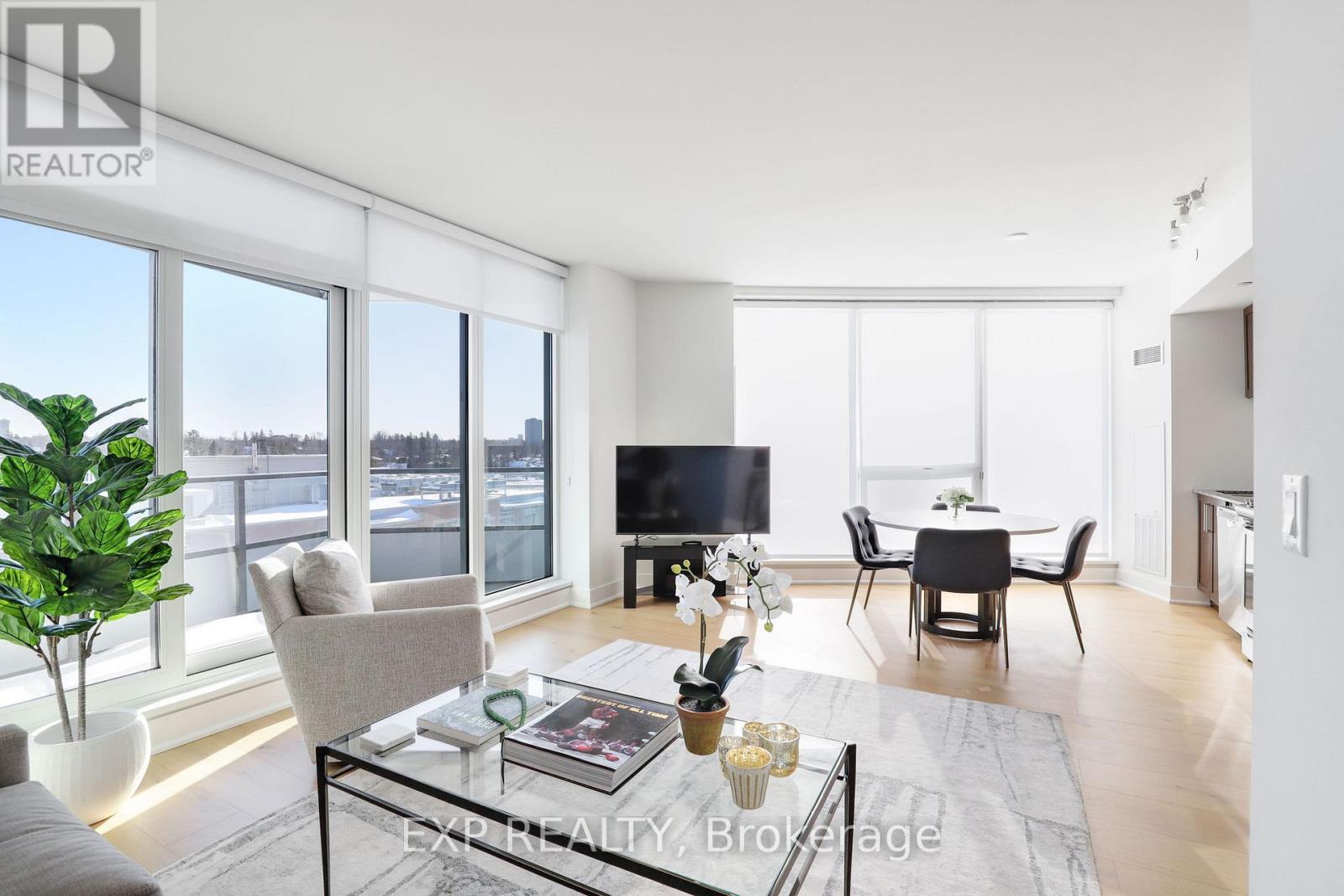 810 - 485 Richmond Road