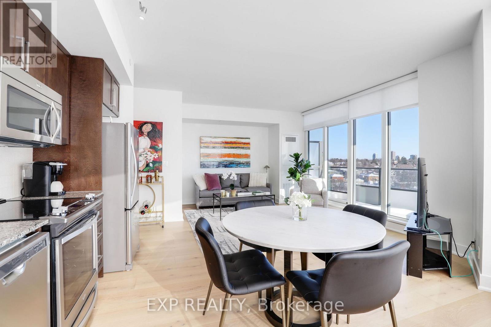 810 - 485 Richmond Road