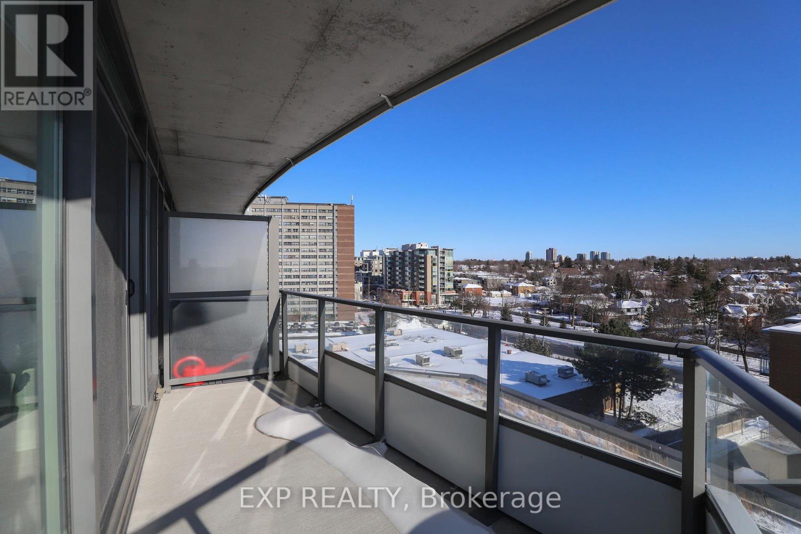 810 - 485 Richmond Road