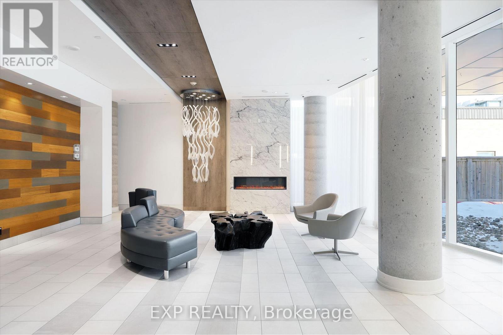 810 - 485 Richmond Road