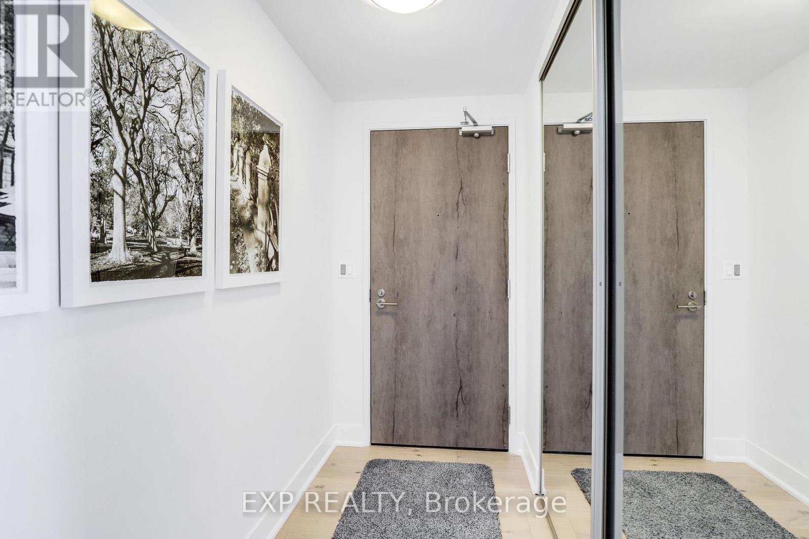 810 - 485 Richmond Road